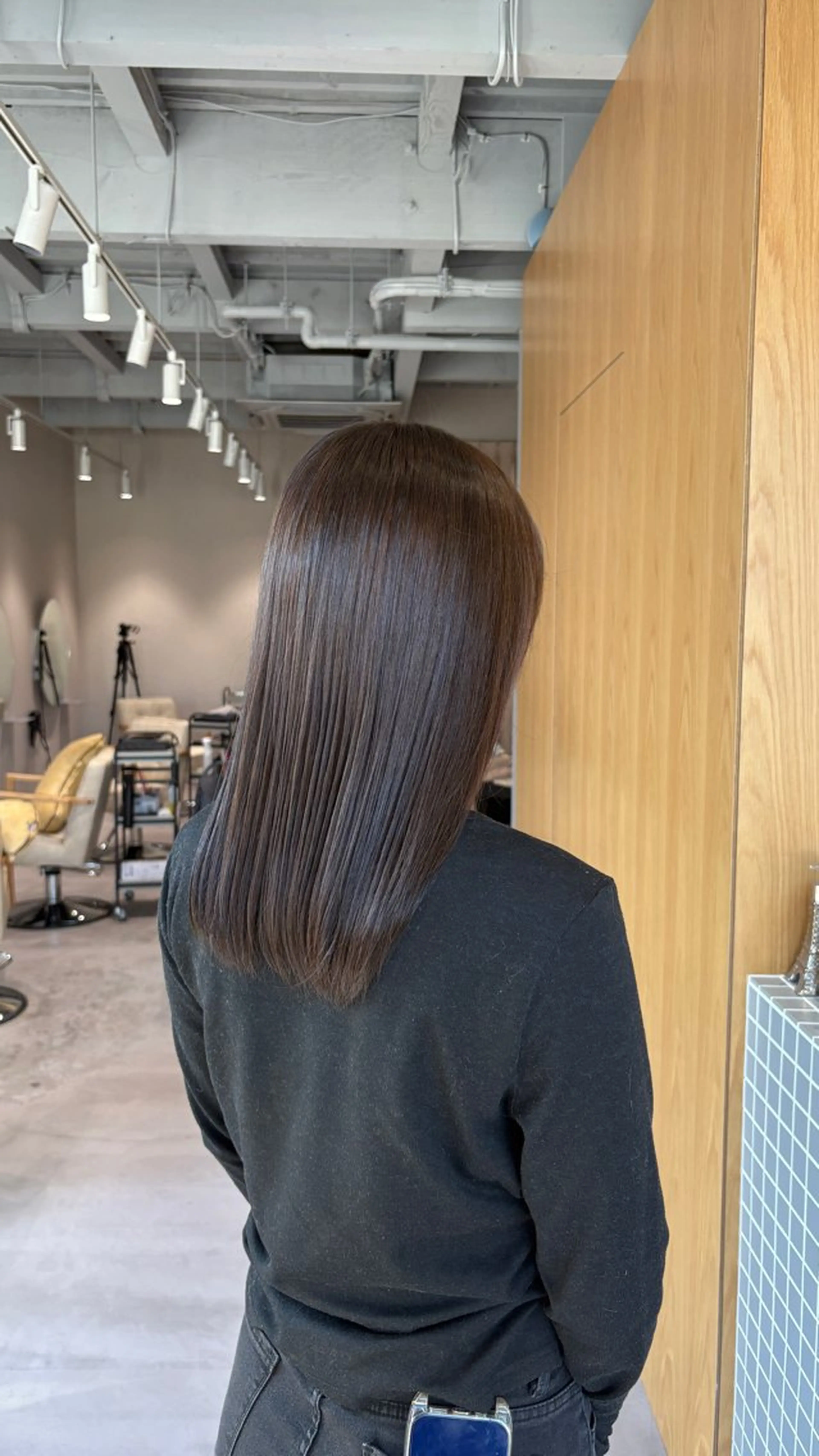 セミロング ヘアカラー 井山 葵のヘアスタイル