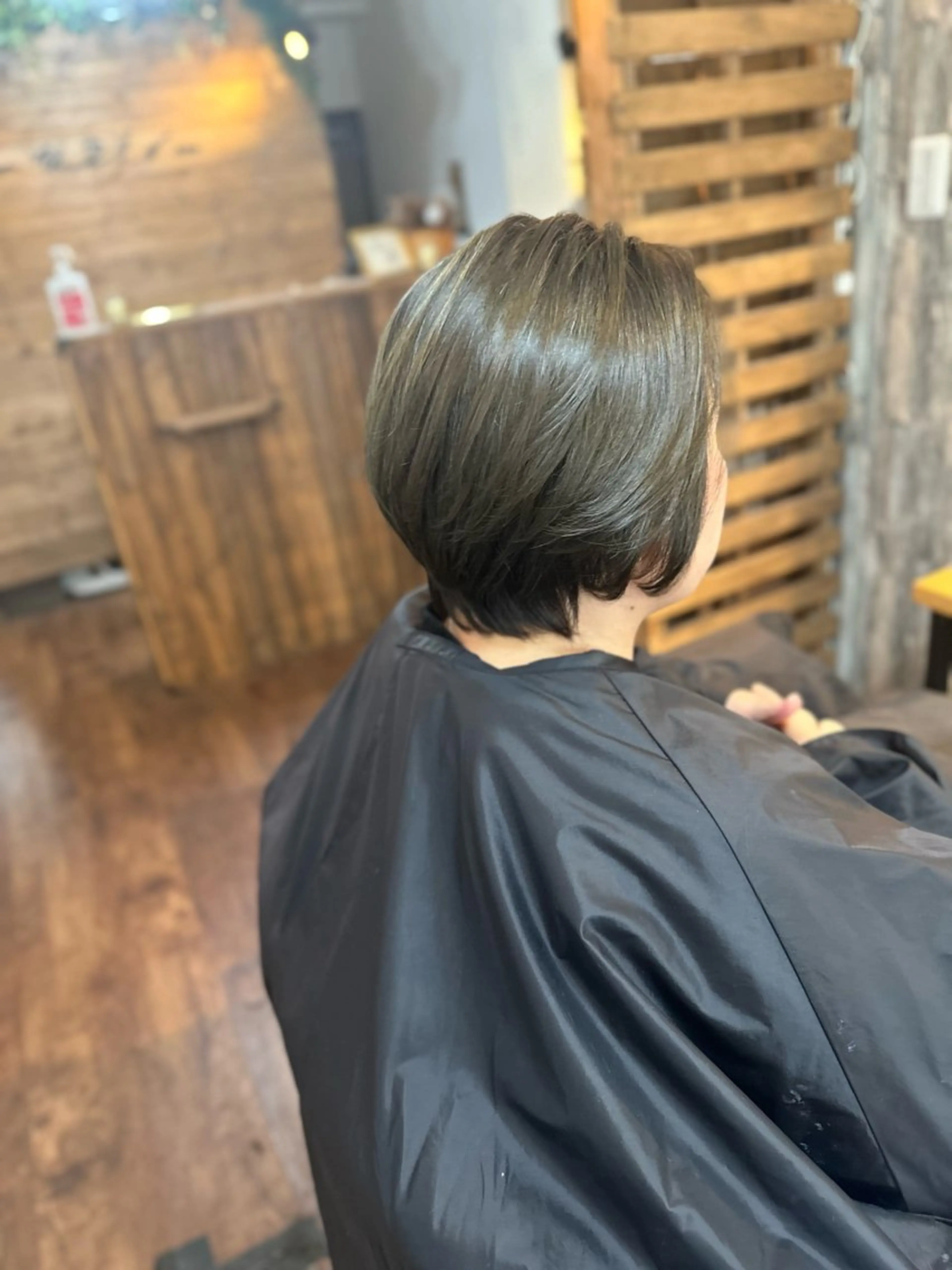 ショート カラー オリーブカラー カット ヘアカラー Luzir⭐︎ GEN⭐︎のヘアスタイル