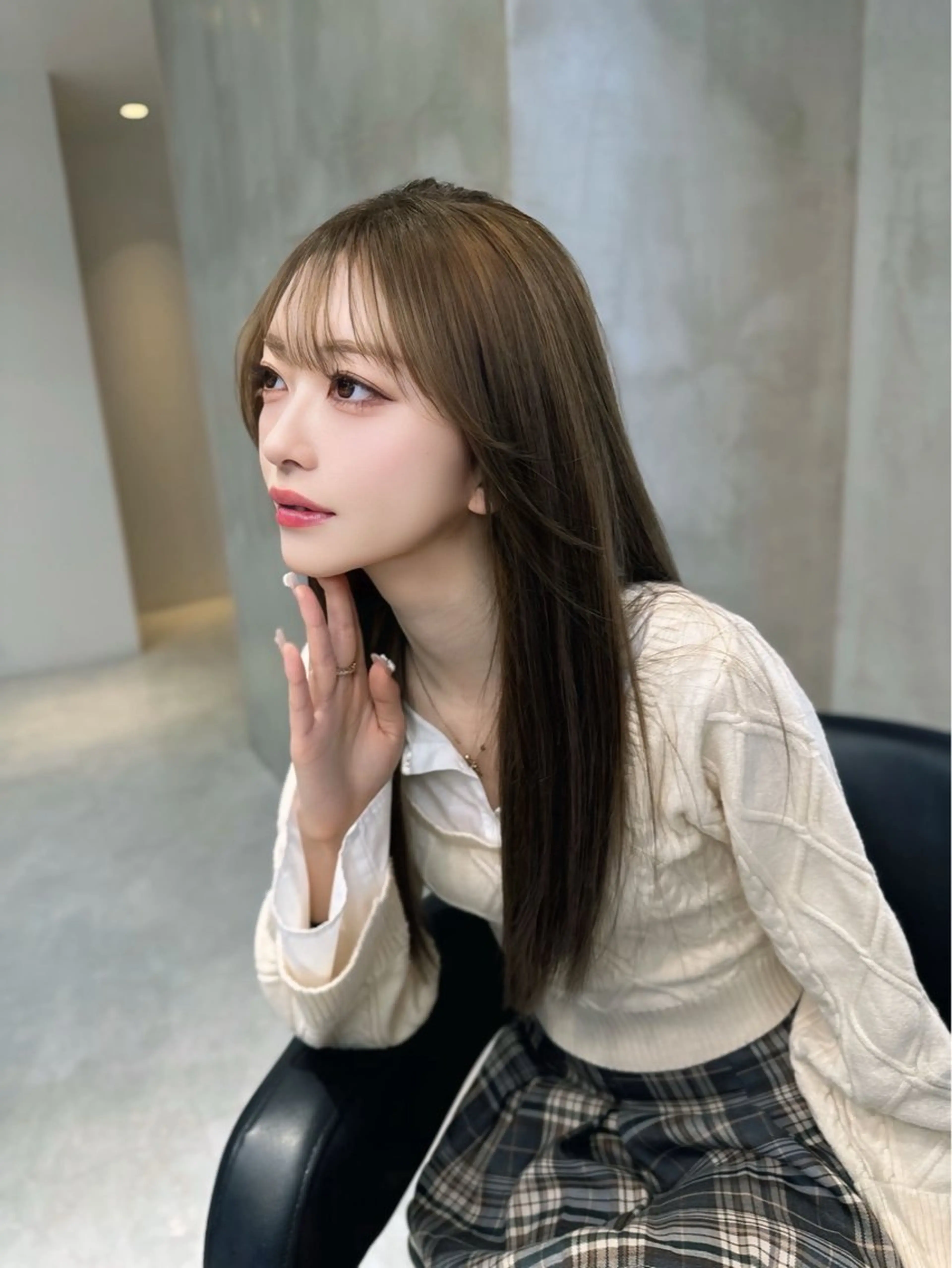 セミロング カラー カット ヘアカラー レイヤーカット 透明感カラーのヘアスタイル