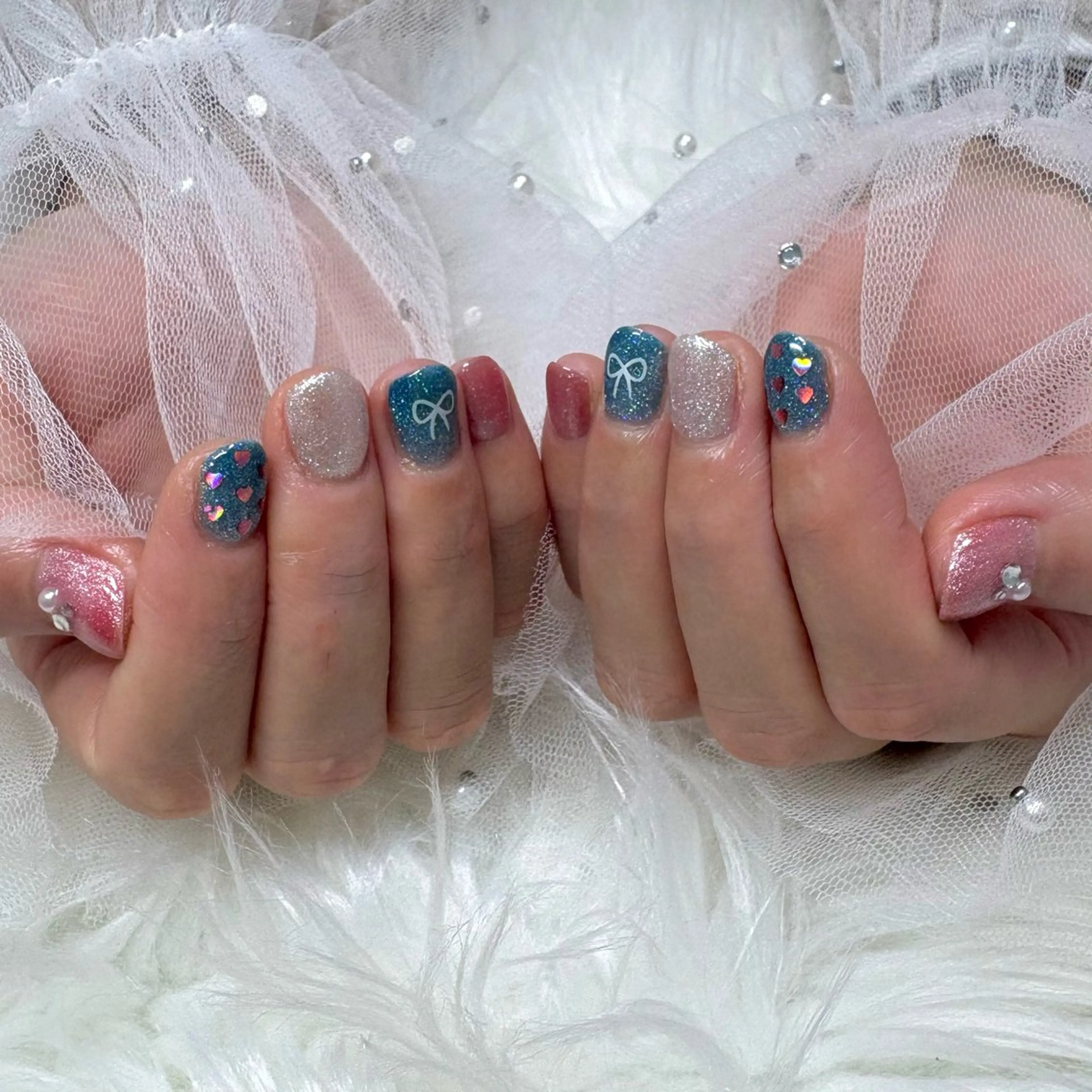 ネイル ハート マグネットネイル リボン ハンドネイル SHINE nail salonのネイルデザイン