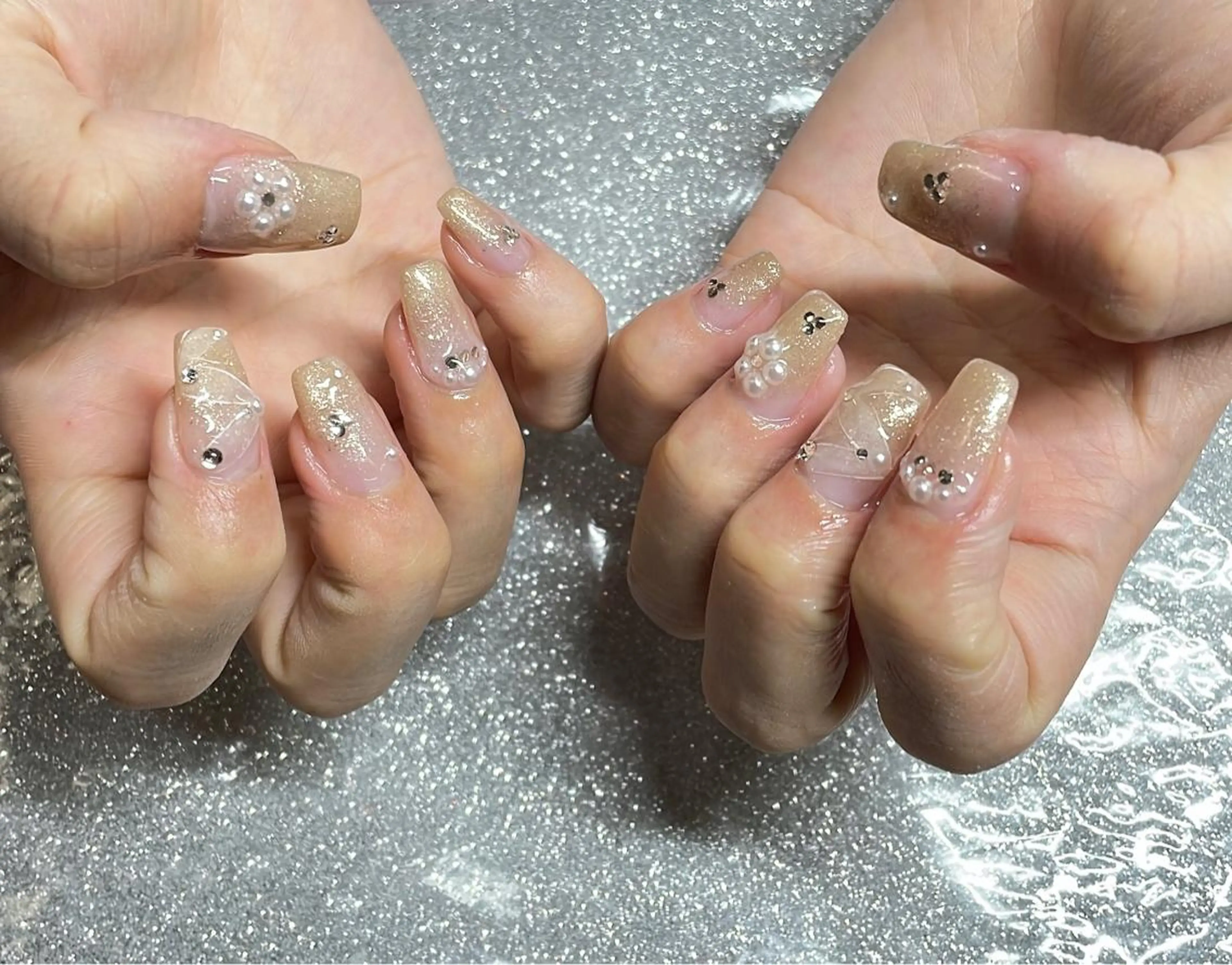 ネイル ハンドネイル VIERU 🌈🎀💖のネイルデザイン