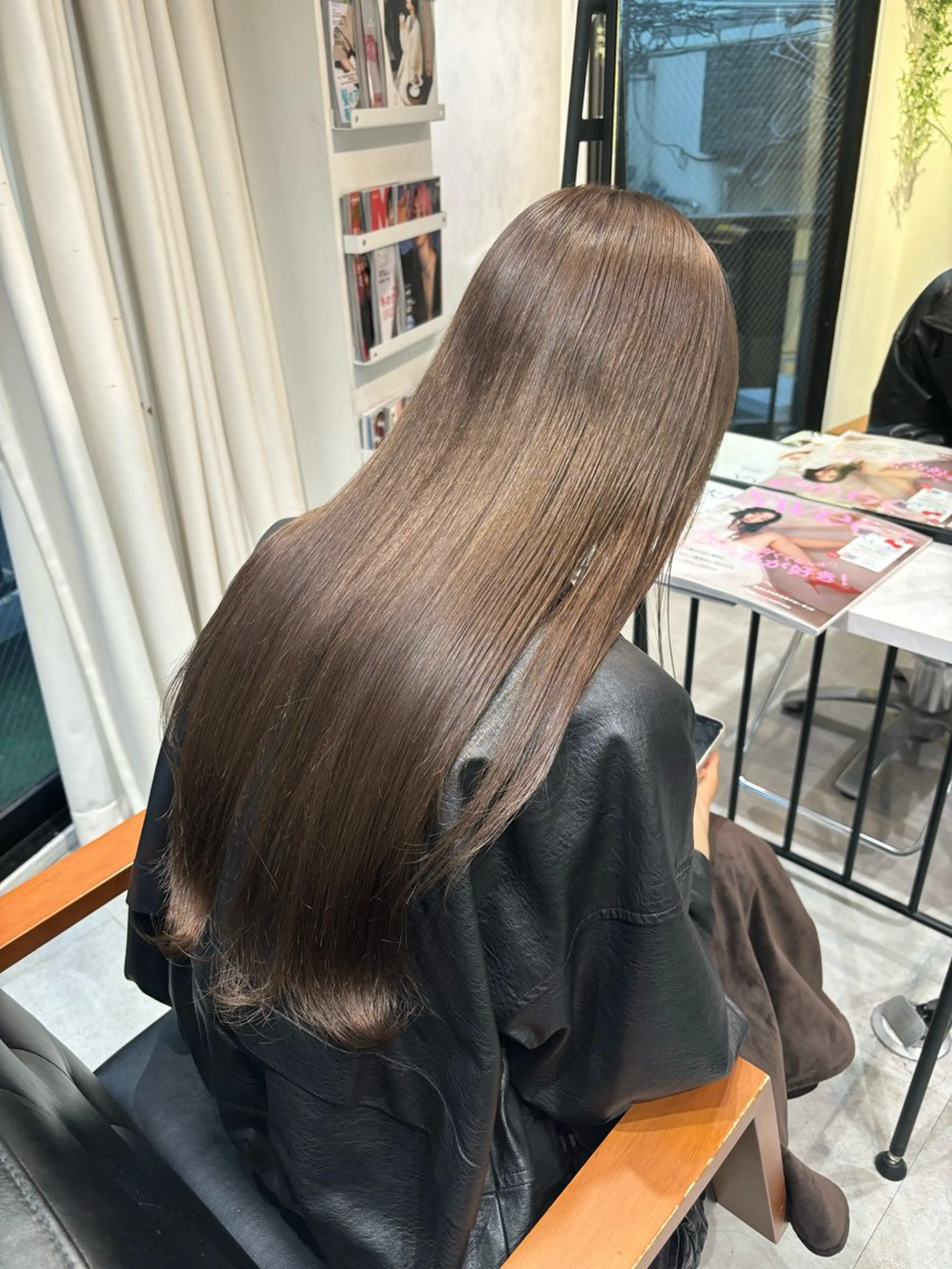 ロング カラー ベージュカラー 透明感カラー オリーブベージュ ‎Lby home 🪽mikuのヘアスタイル