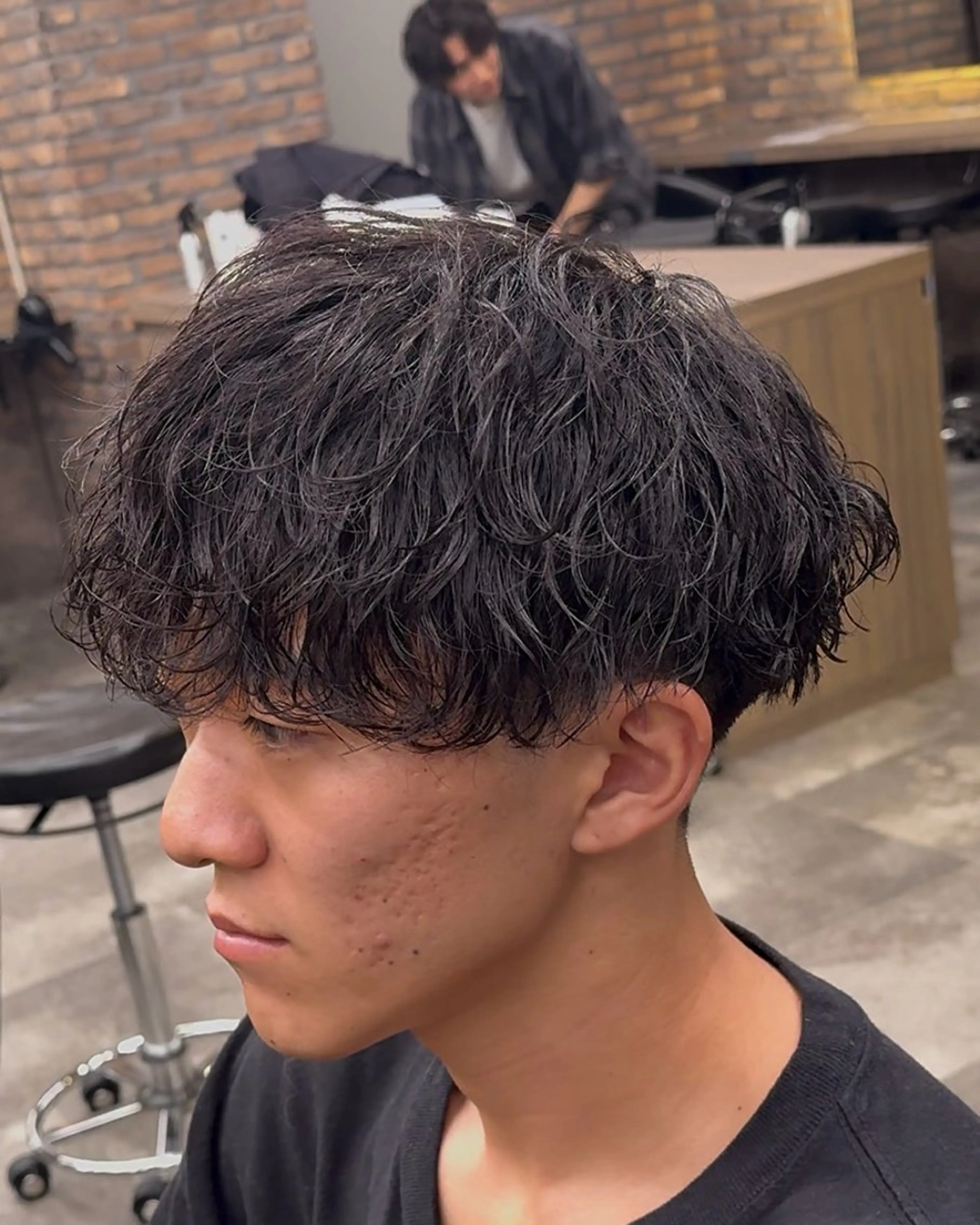 パーマ メンズ カット パーマ シャドウ/フェザー 朝崎倭斗のヘアスタイル