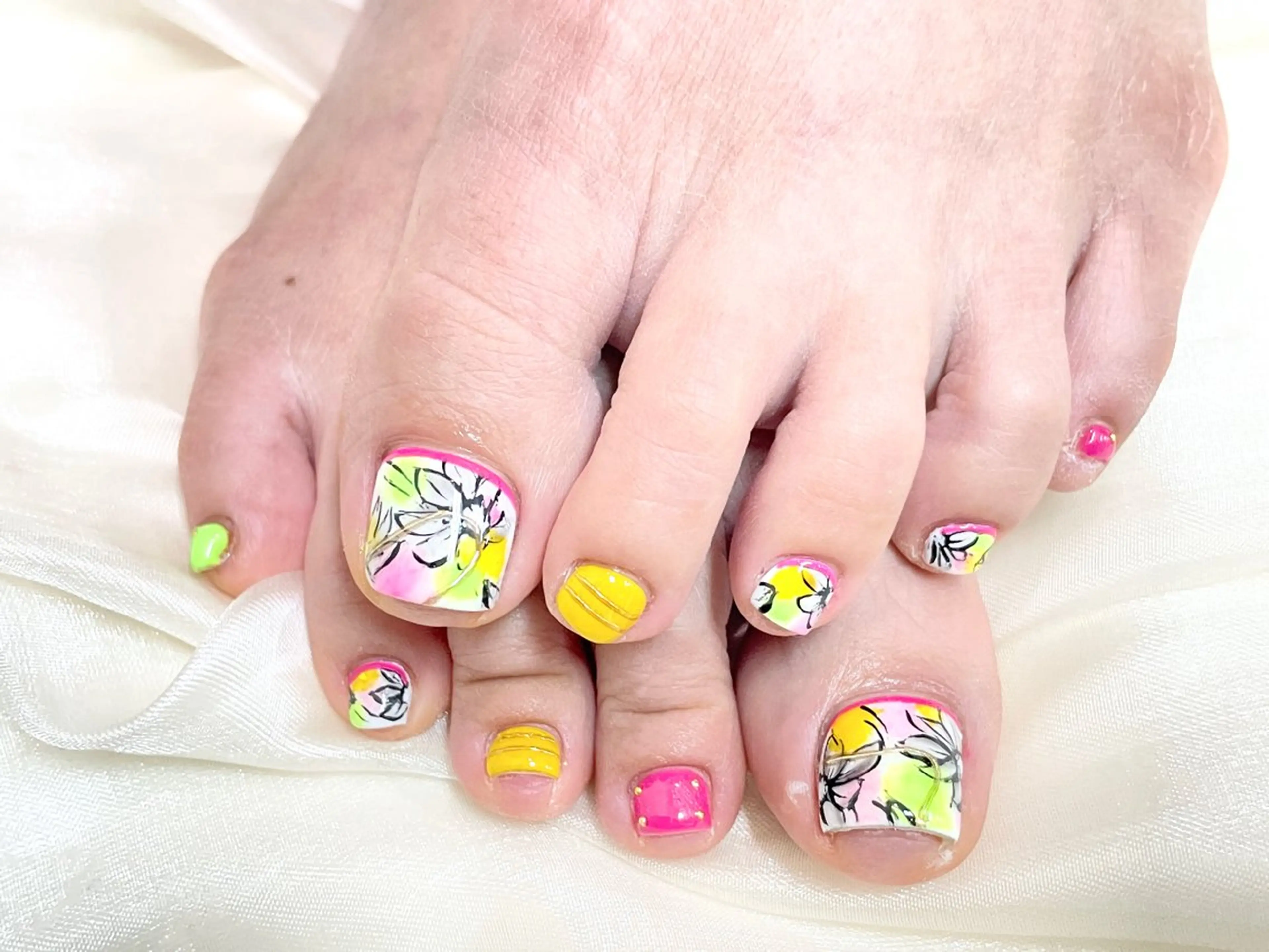 ネイル アヤメネイル 最新チップスカルプのネイルデザイン