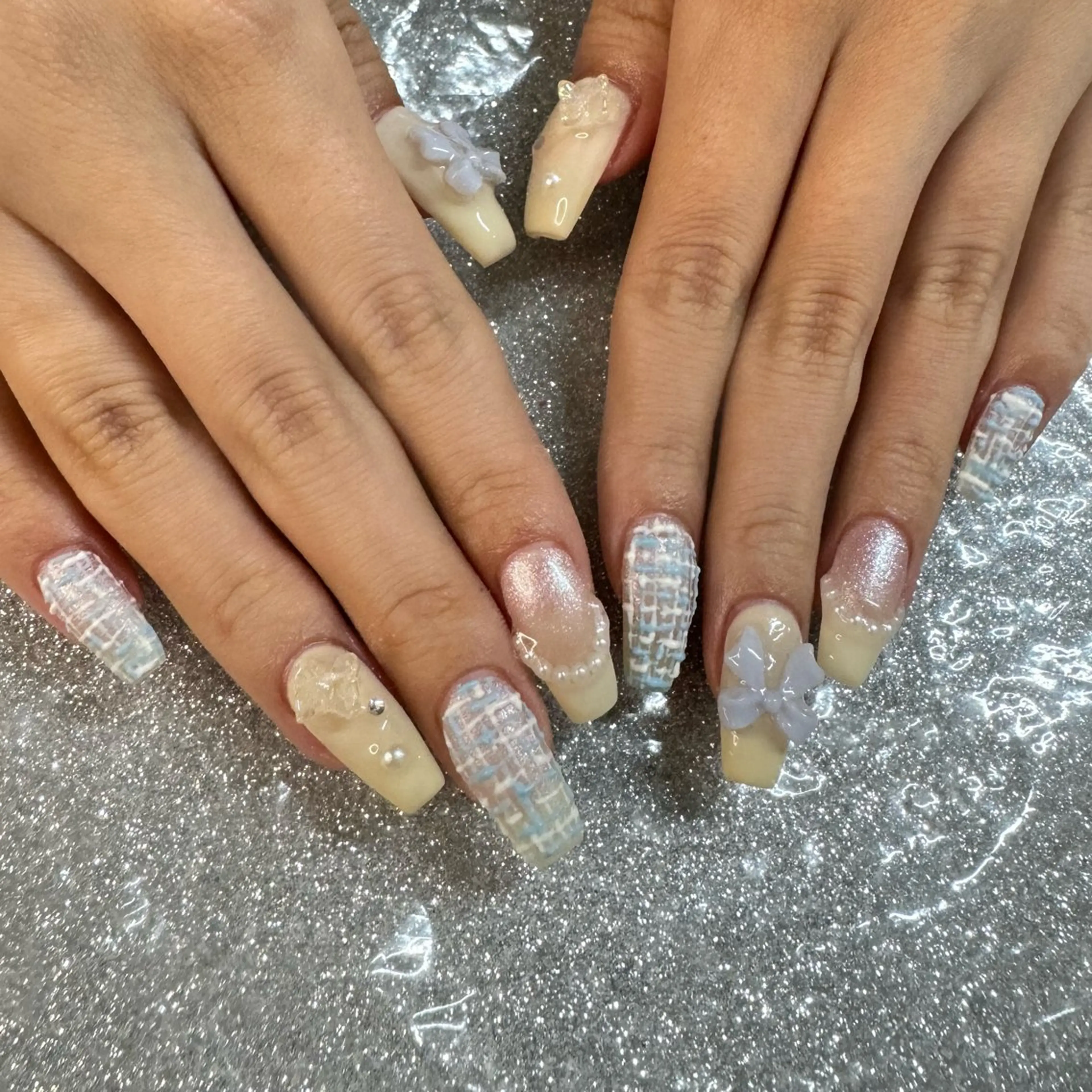 ネイル ハンドネイル VIERU 🌈🎀💖のネイルデザイン