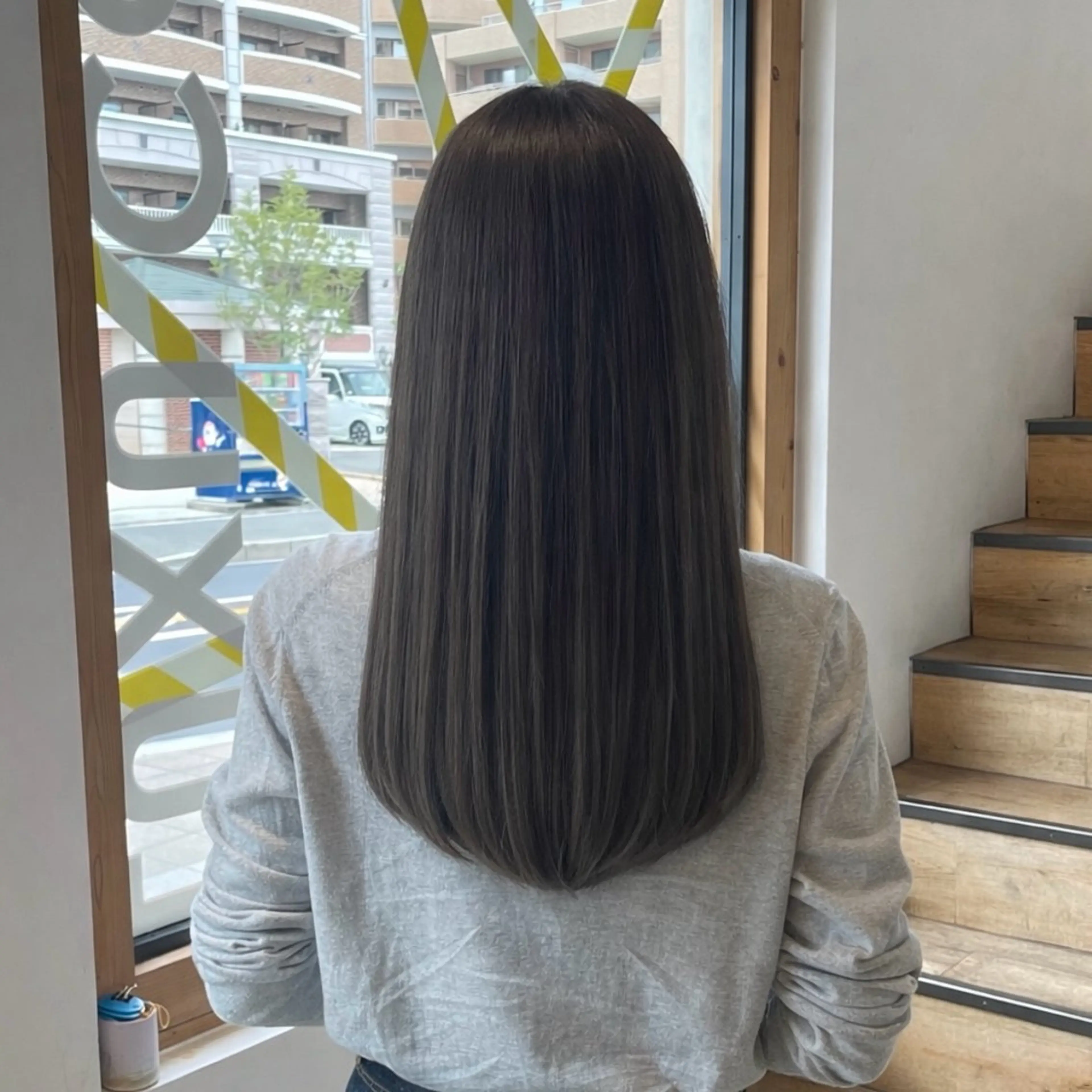 セミロング カラー lolonois / aikuのヘアスタイル