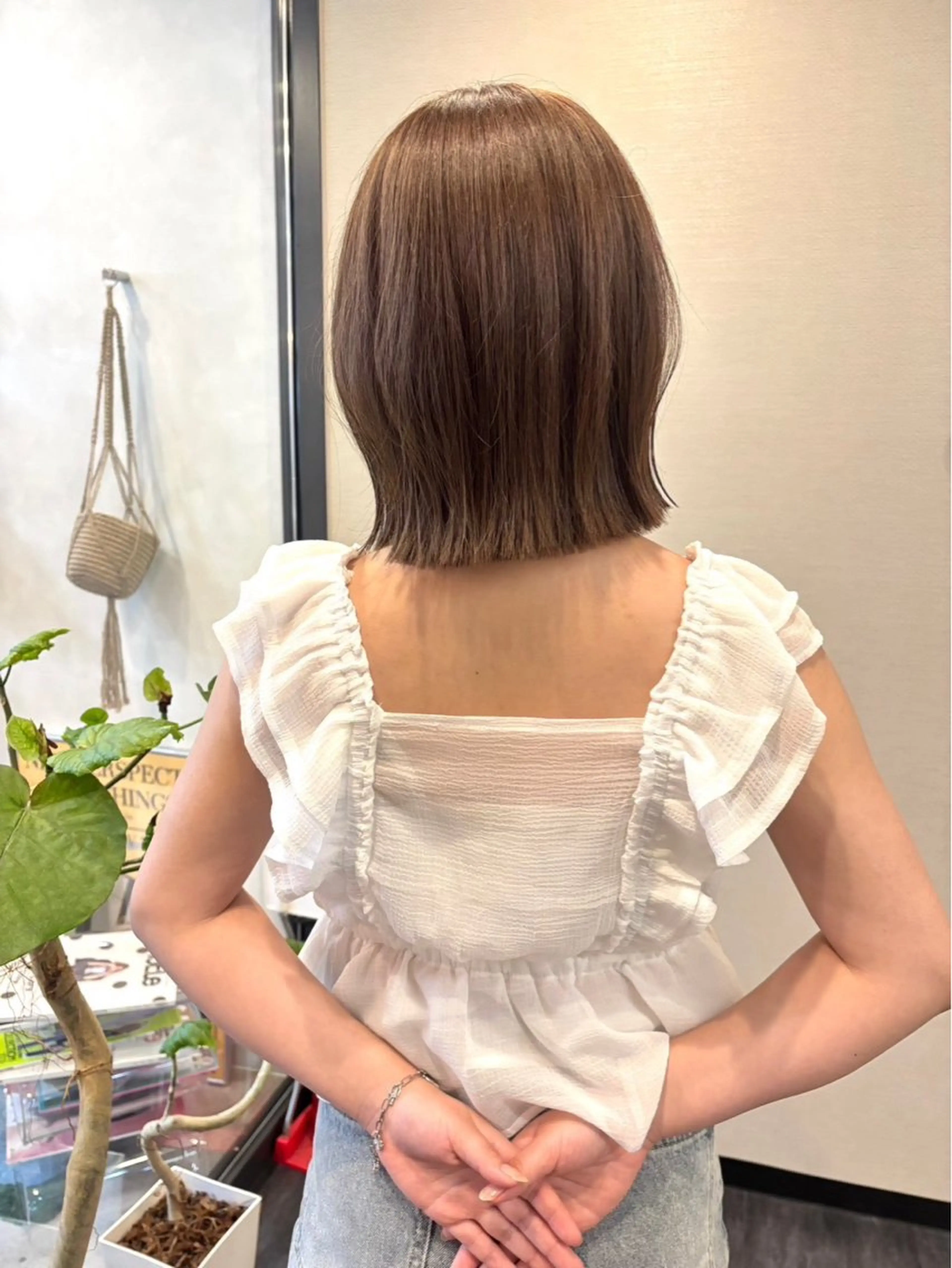 ミディアム 岩岡 つなみのヘアスタイル