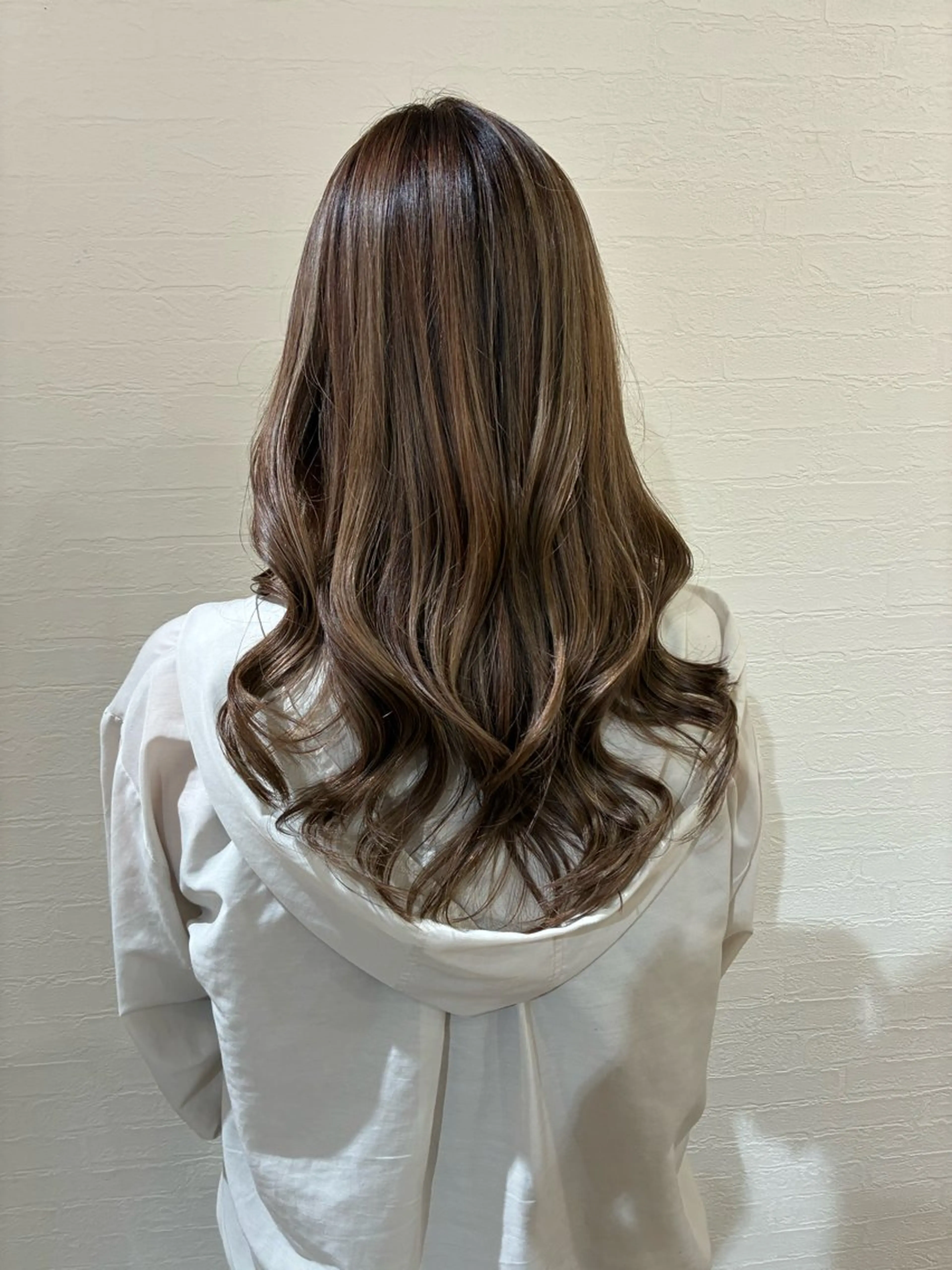 ロング カラー ベージュカラー ハイライトカラー ハイライト カット ヘアカラー LUANAhair所属・金田 拓也のヘアスタイル