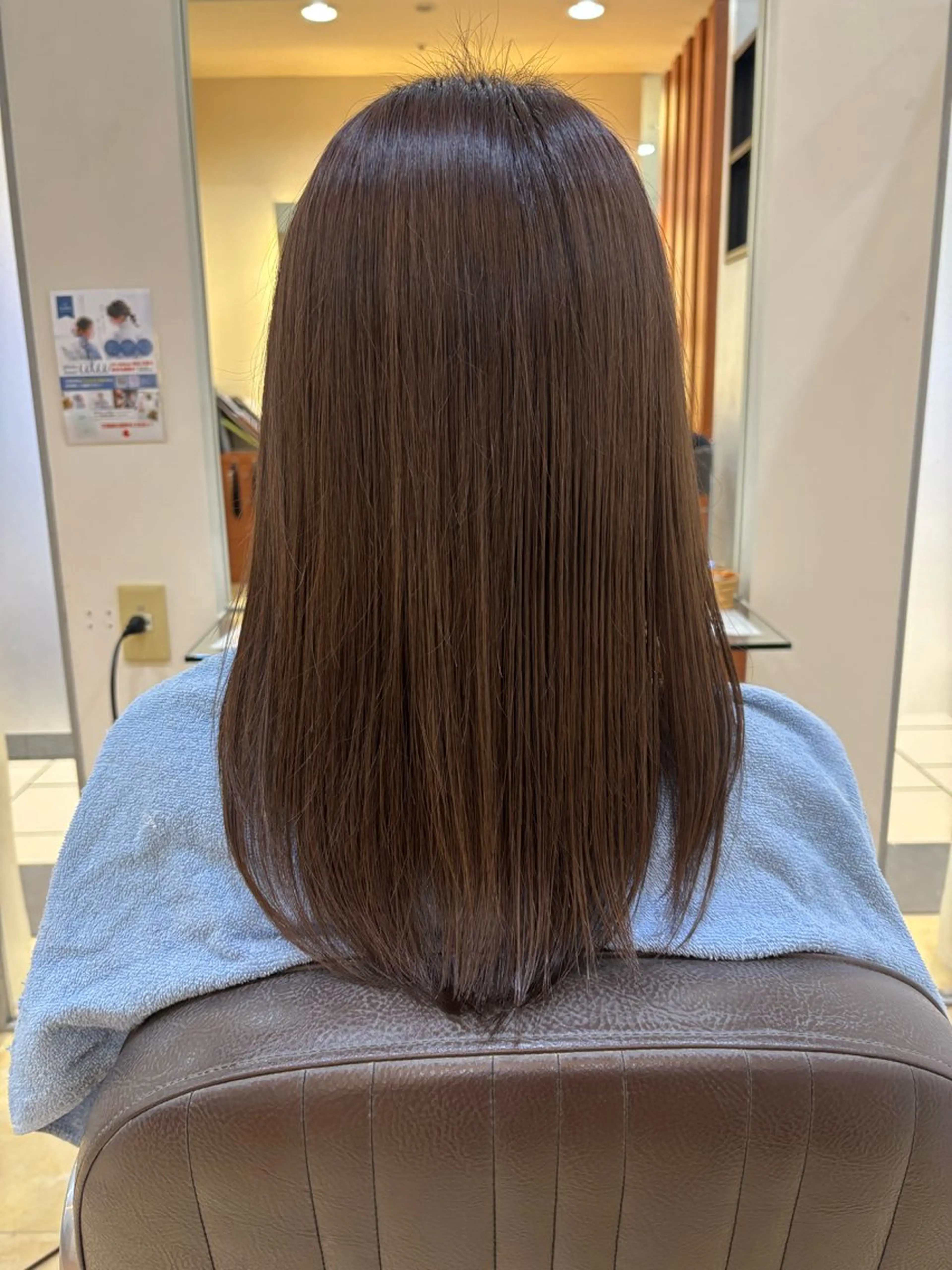 セミロング カラー カット ヘアカラー 亀山 来未のヘアスタイル