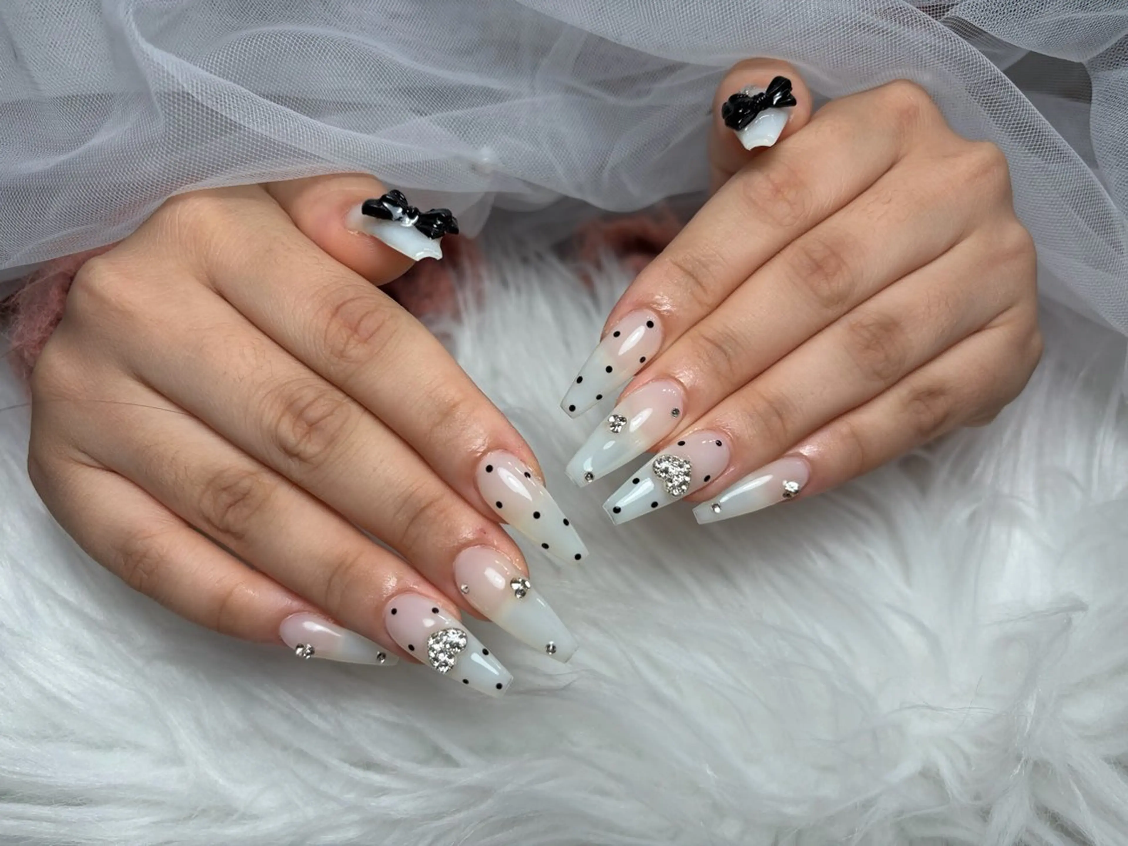 ネイル アートネイル 長さ出し ジェルネイル 韓国ネイル マグネットネイル ハンドネイル Cloudy Chan Nailのネイルデザイン