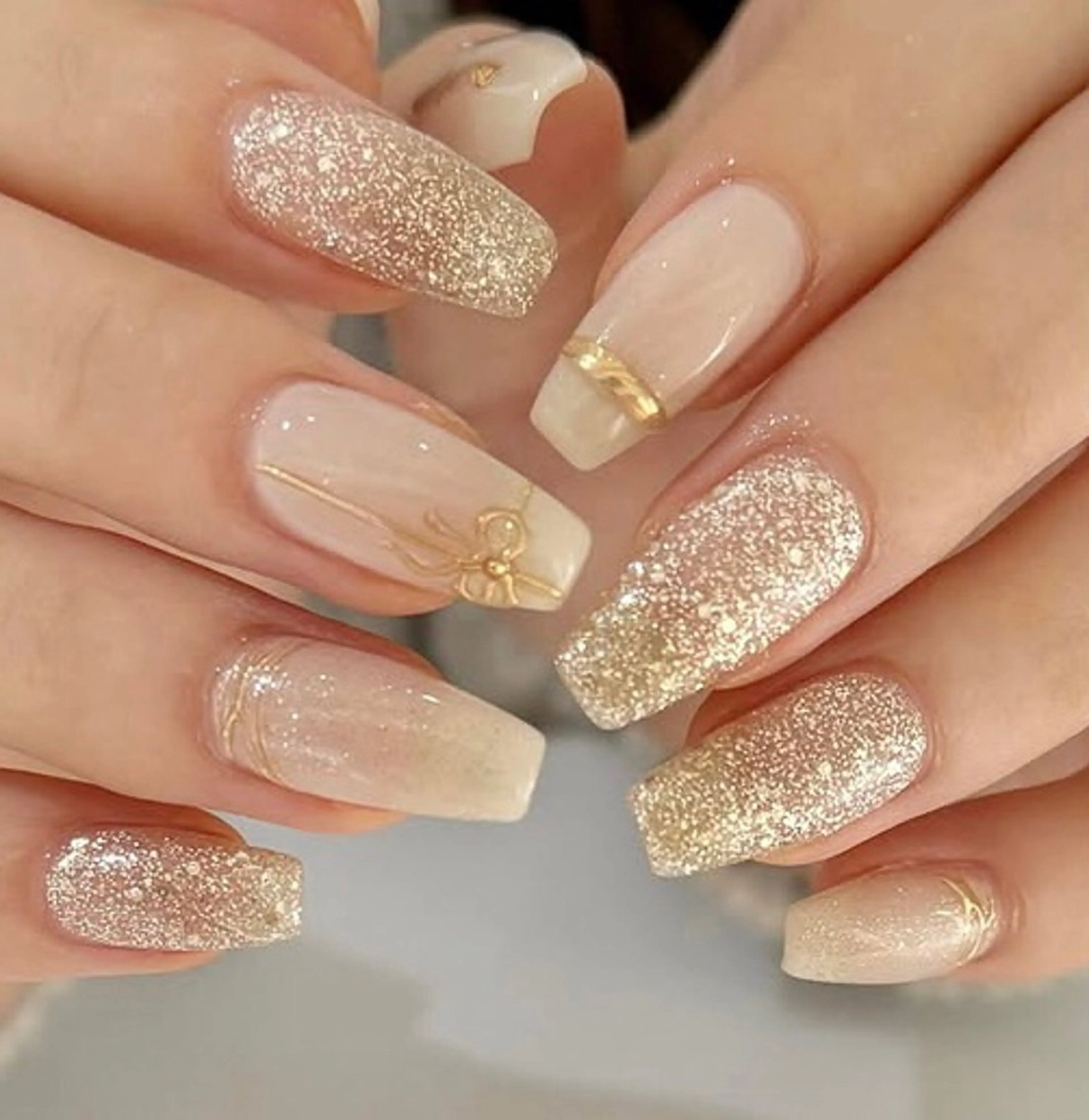 ネイル べっ甲ネイル フットネイル ゴールド マグネットネイル ミラーネイル ハンドネイル ハンドケア 大門浜松町 ネイルのネイルデザイン
