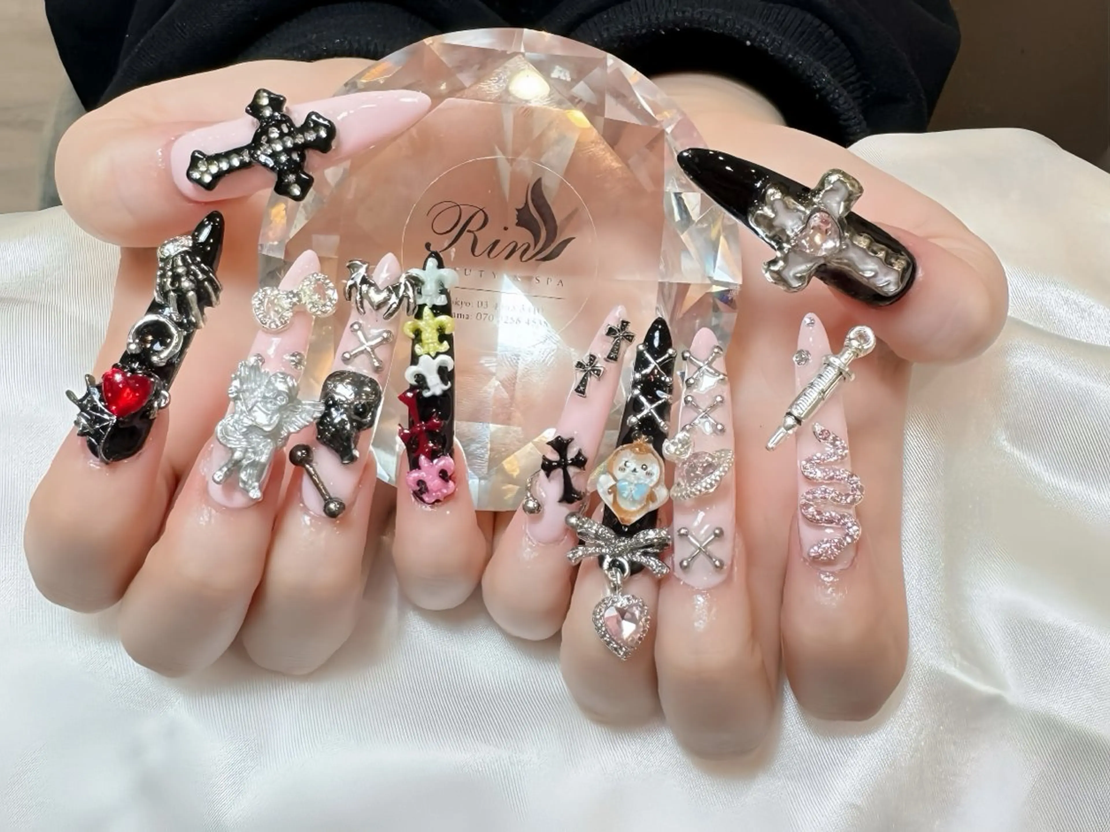ネイル 成人式 ロングネイル ネイルチップ ハンドネイル Rin Nail 新大久保店のネイルデザイン