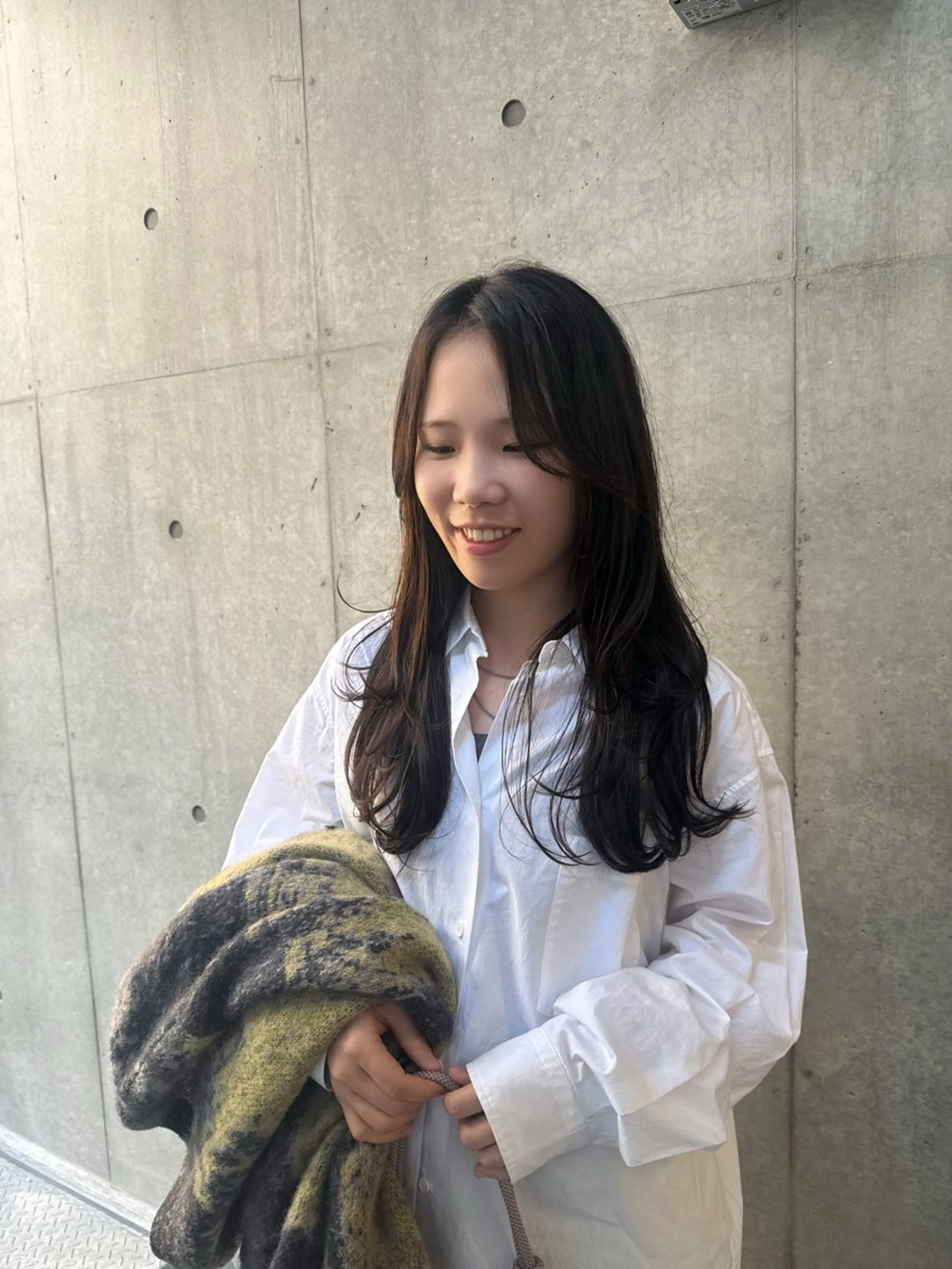 ロング カラー ロングレイヤー アッシュ ベージュカラー ブリーチ 透明感カラー カット ヘアカラー トリートメント 誰より丁寧なカット/ 小林輝/レイヤーのヘアスタイル