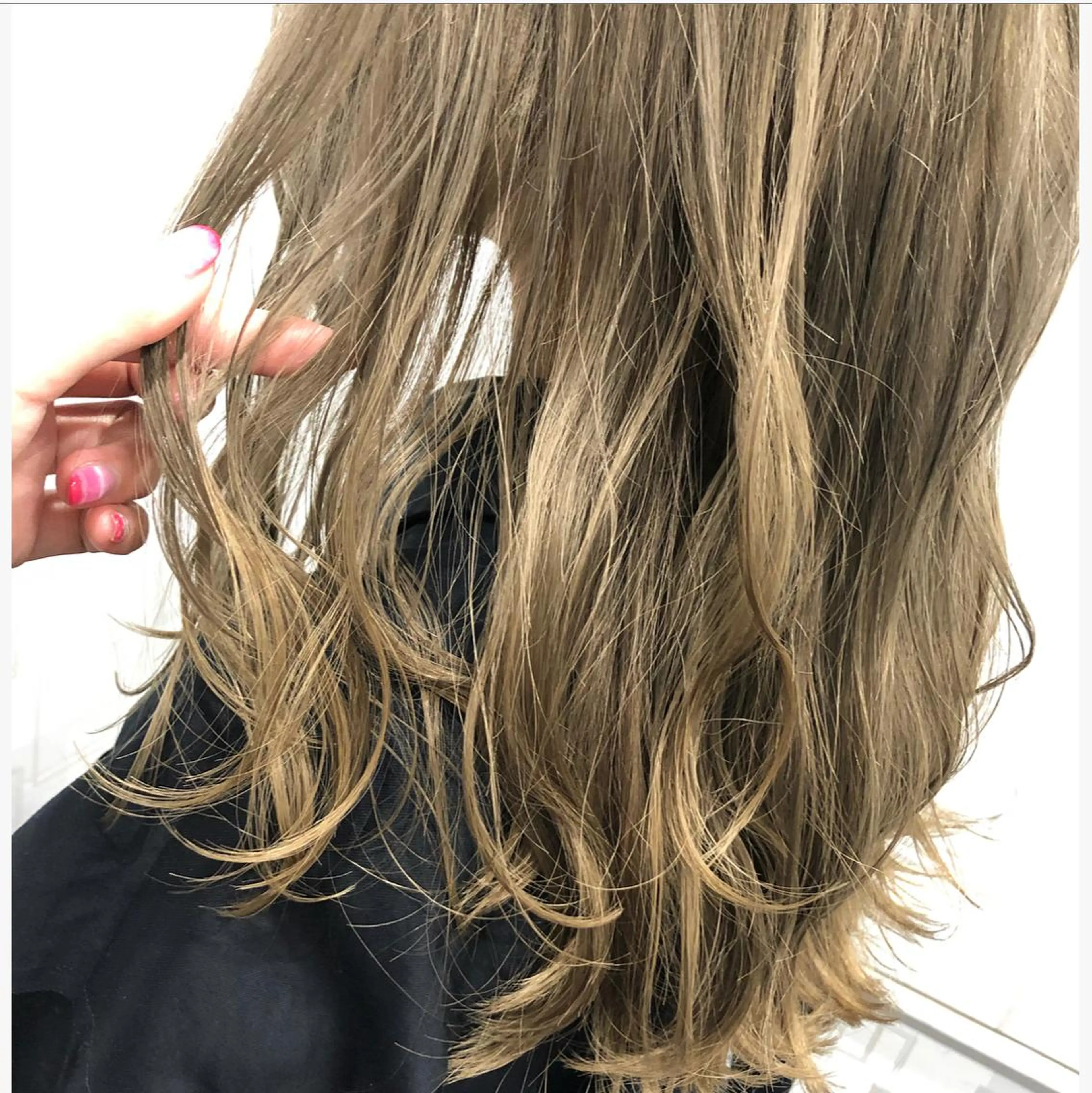 セミロング カラー 韓国ヘア/レイヤー/ ツヤカラー/ Aiのヘアスタイル