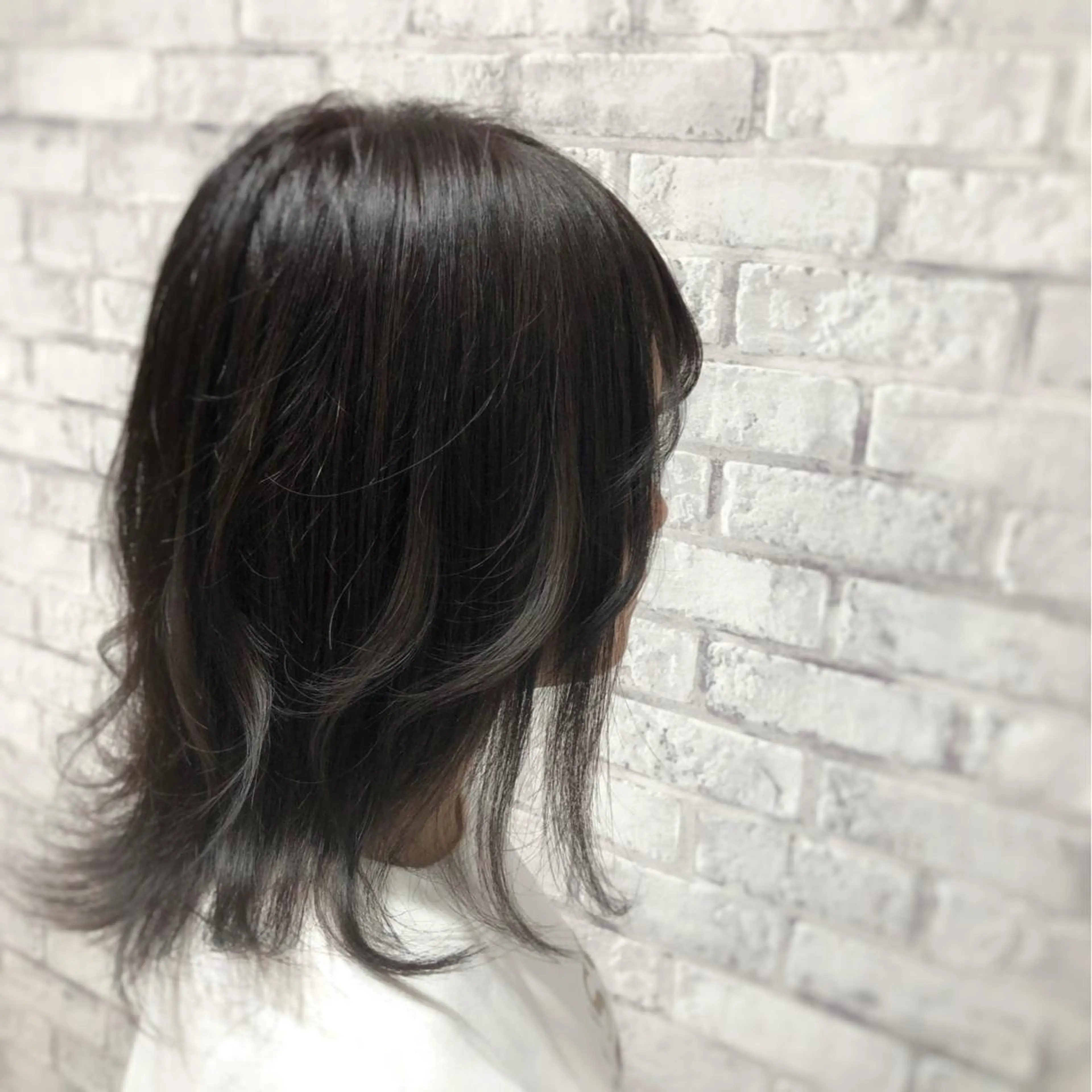 ショート カラー ヘアアレンジ グレージュ ボブ 外ハネヘア 秋山 幸太のヘアスタイル