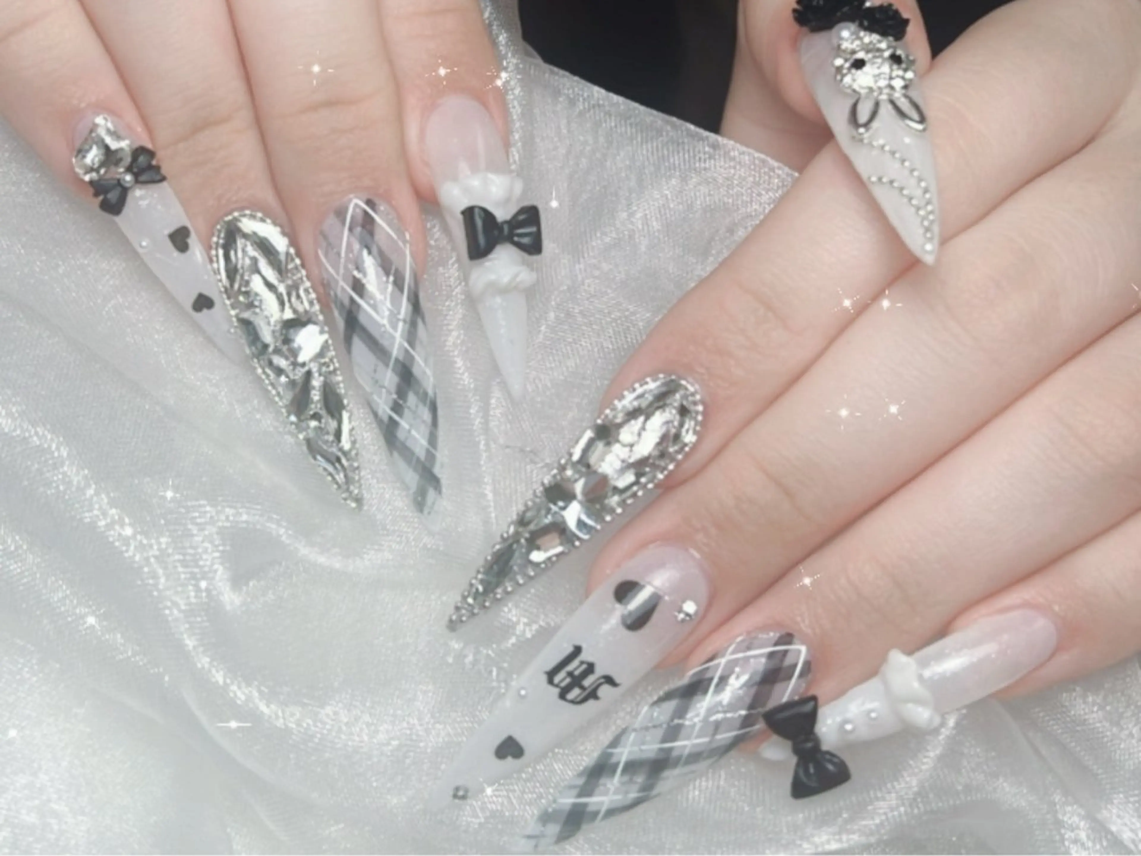 ネイル 成人式 ジェルネイル ロングネイル マグネットネイル ミディアムネイル ハンドネイル MoMoA Nail ネイル長さ出し専門店のネイルデザイン