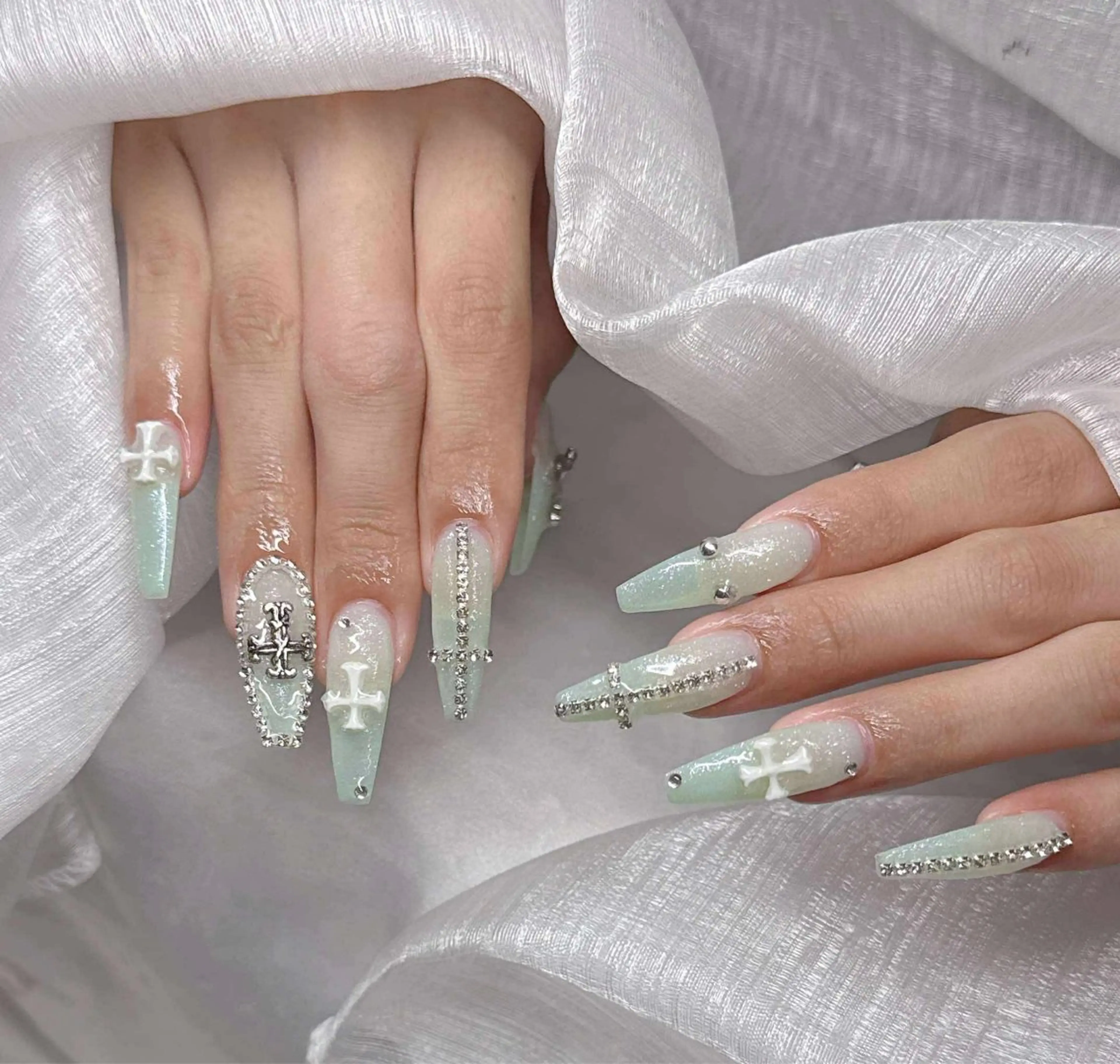 ネイル ハンドネイル Lee Nailsのネイルデザイン