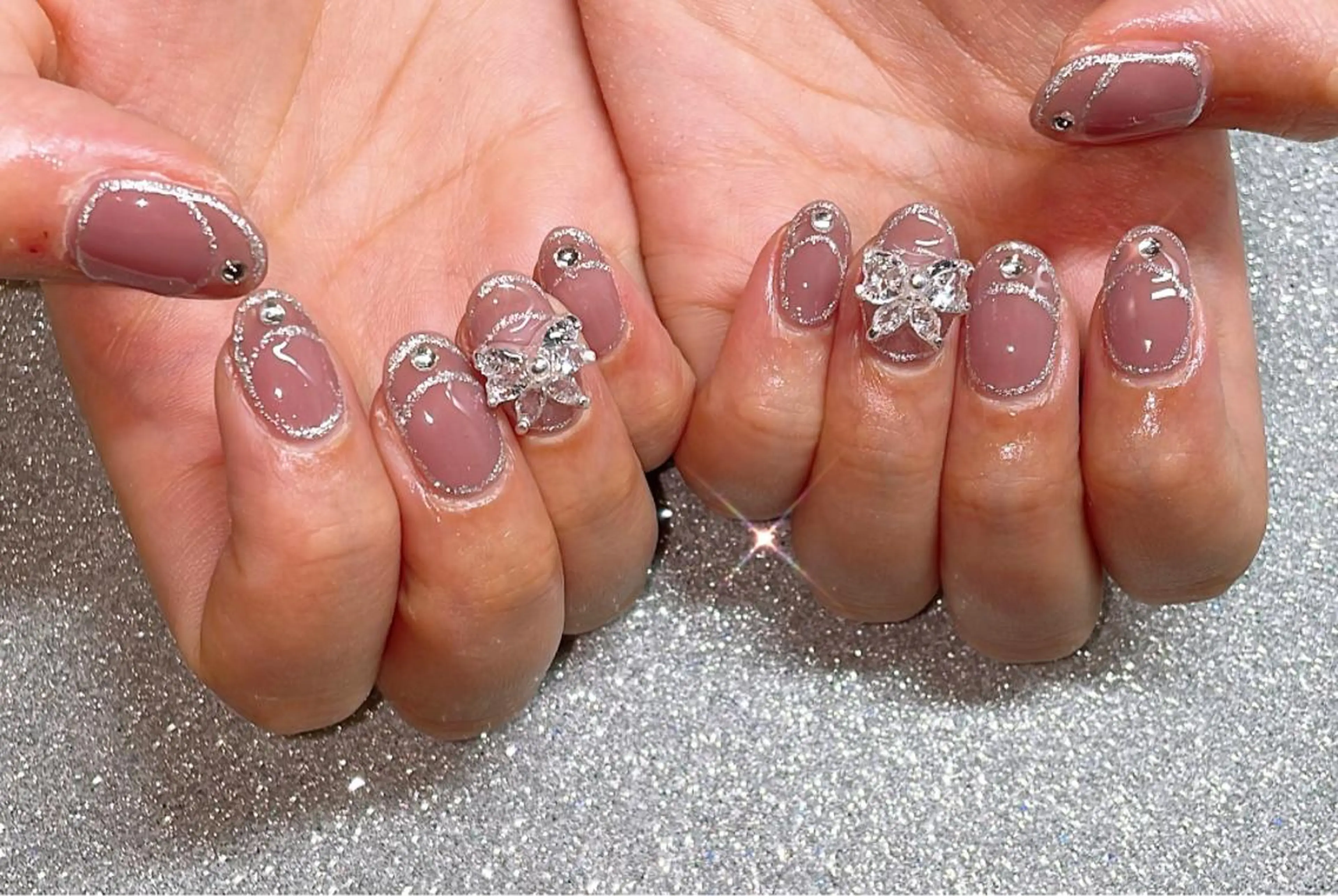 ネイル ハンドネイル VIERU 🌈🎀💖のネイルデザイン