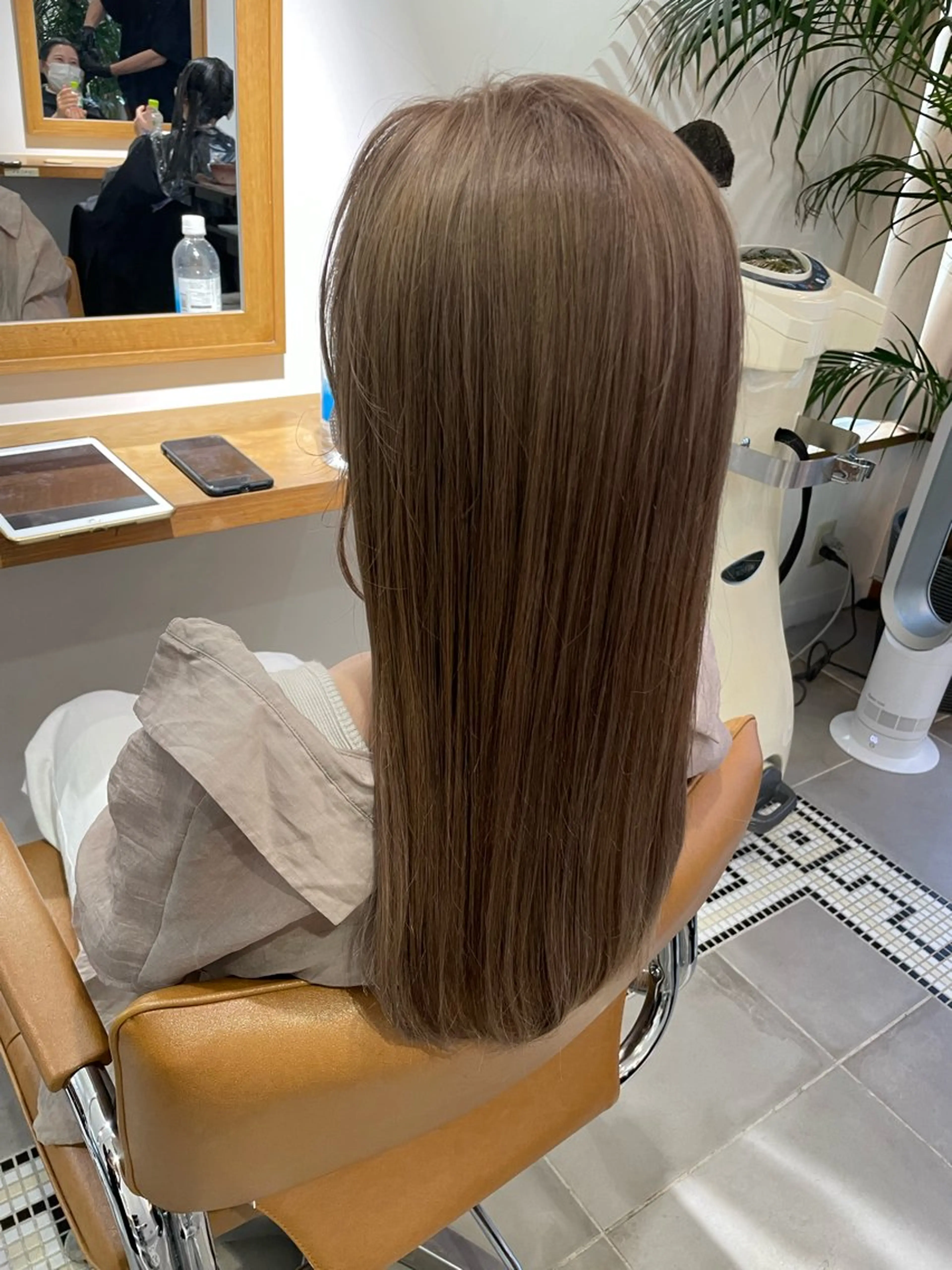 ロング 酸性ストレート 'ele 🦄堀内佑茉のヘアスタイル