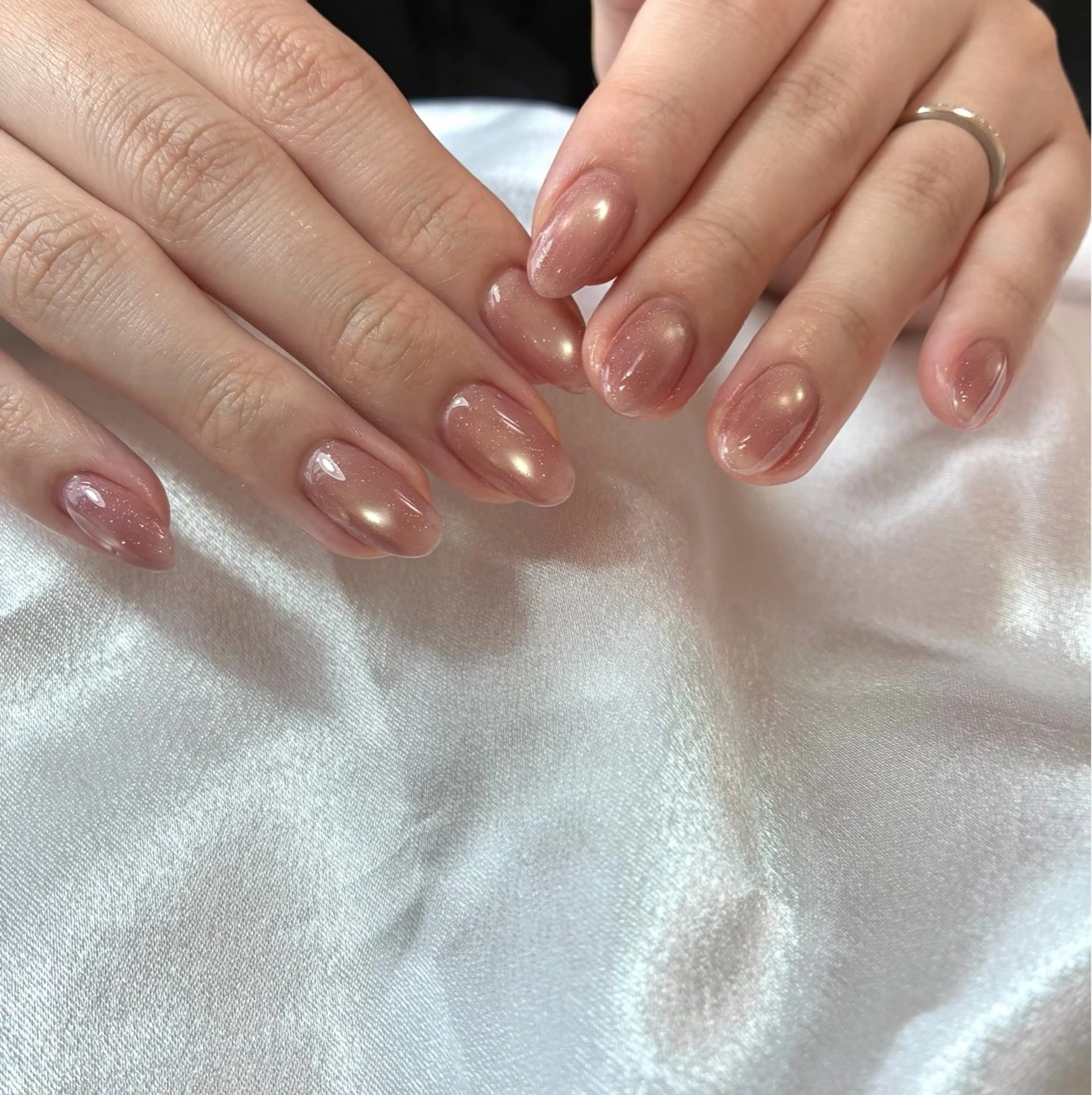 ネイル マグネットネイル ピンク ピンクベージュ ハンドネイル 伊藤 菜緒のネイルデザイン