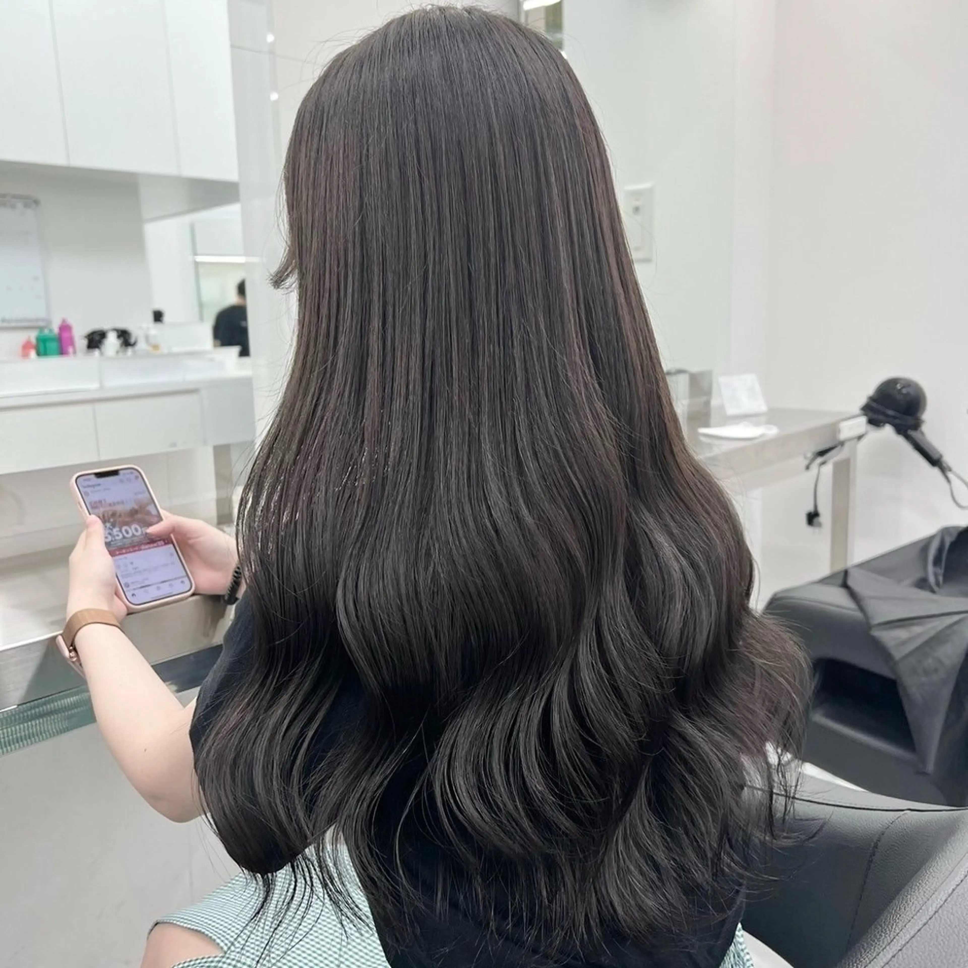 ロング カラー ヘアカラー トリートメント ヘッドスパ ヘアセット 韓国風艶髪🎀 暖色カラー🤍のヘアスタイル
