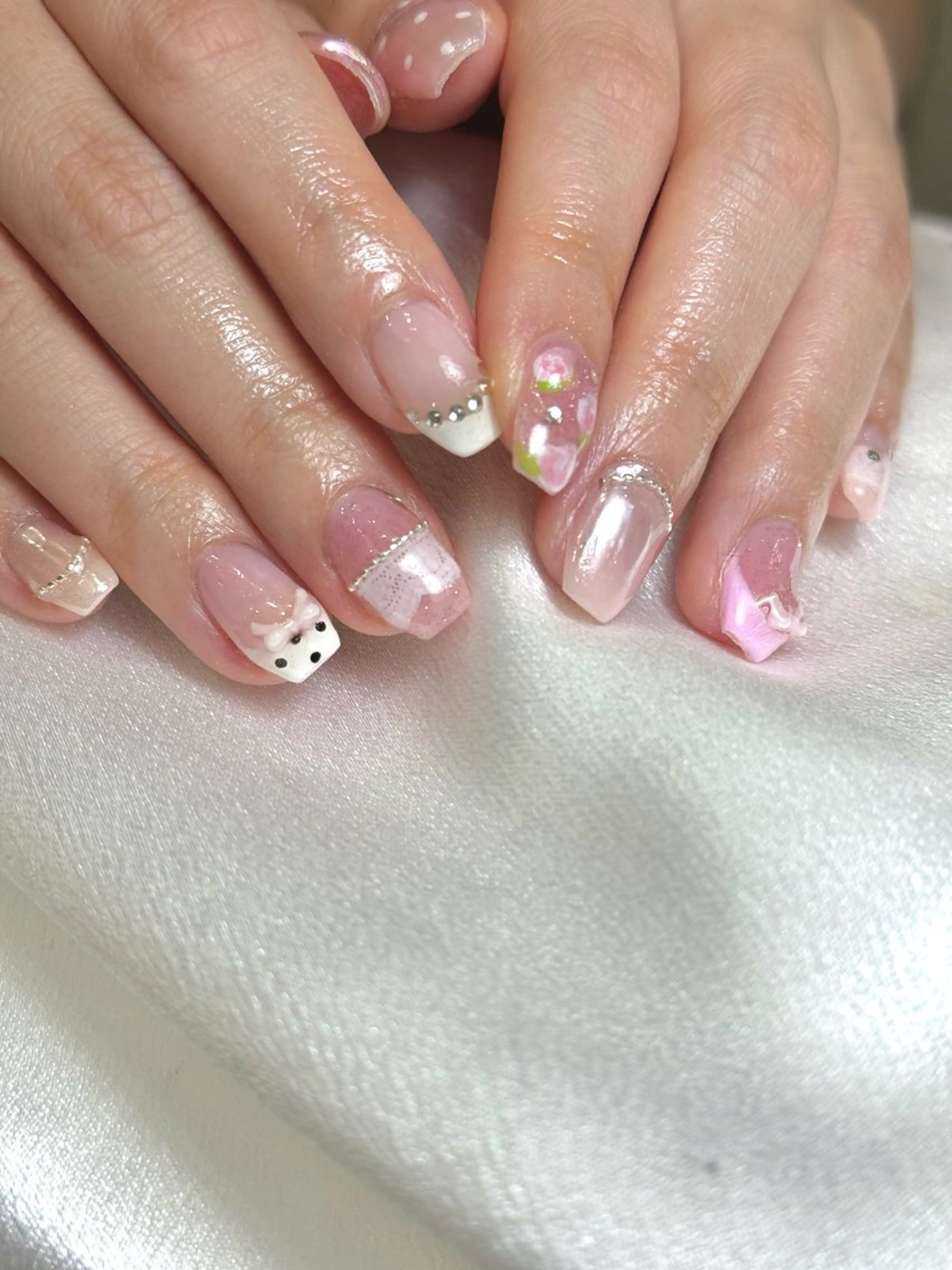 ネイル ガーリー ハンドネイル nail room 5890  noaのネイルデザイン