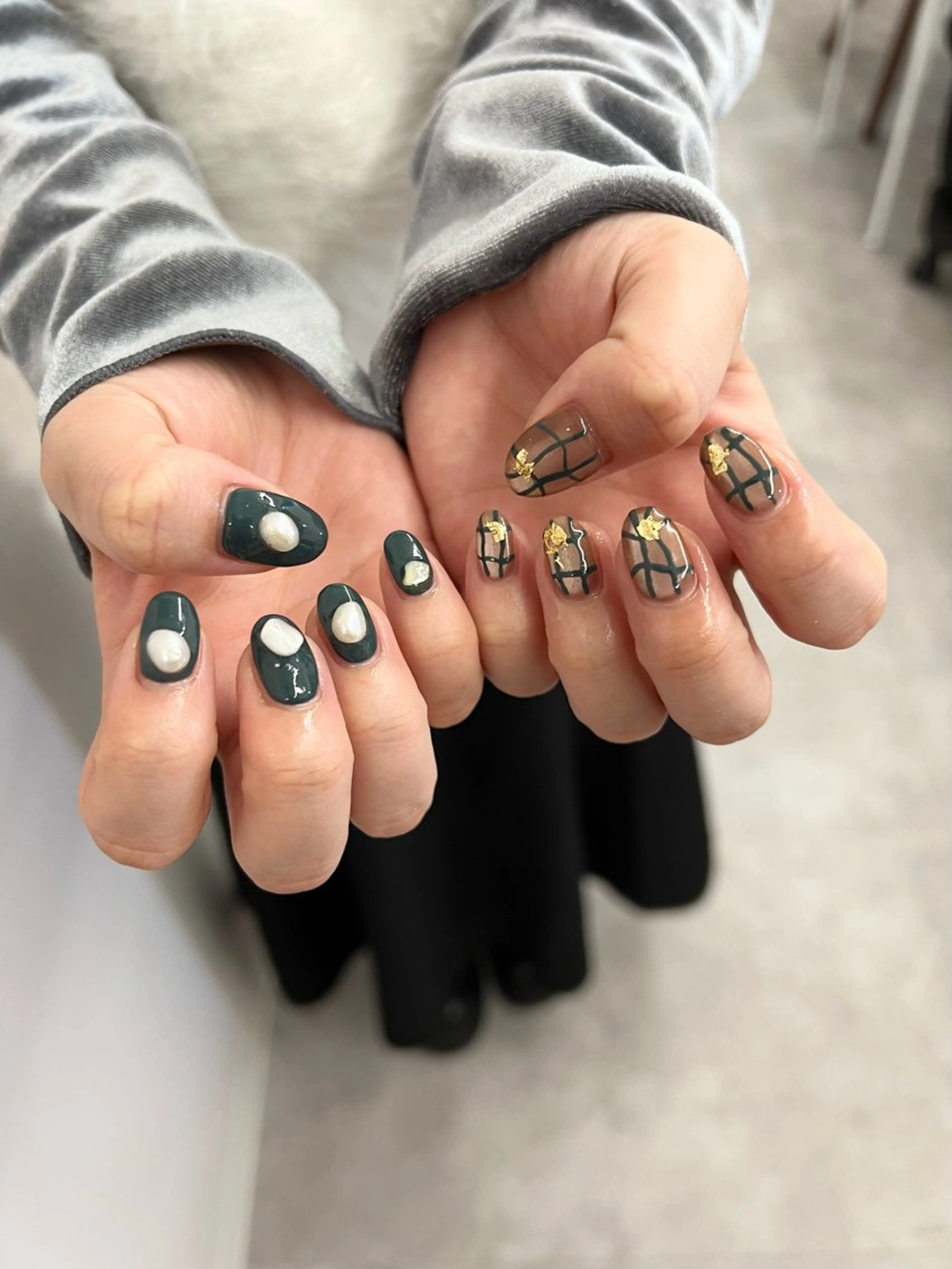 ネイル ジェルネイル グリーン マグネットネイル ニュアンスネイル パラジェル ハンドネイル ハンドケア Bana_ Nailのネイルデザイン