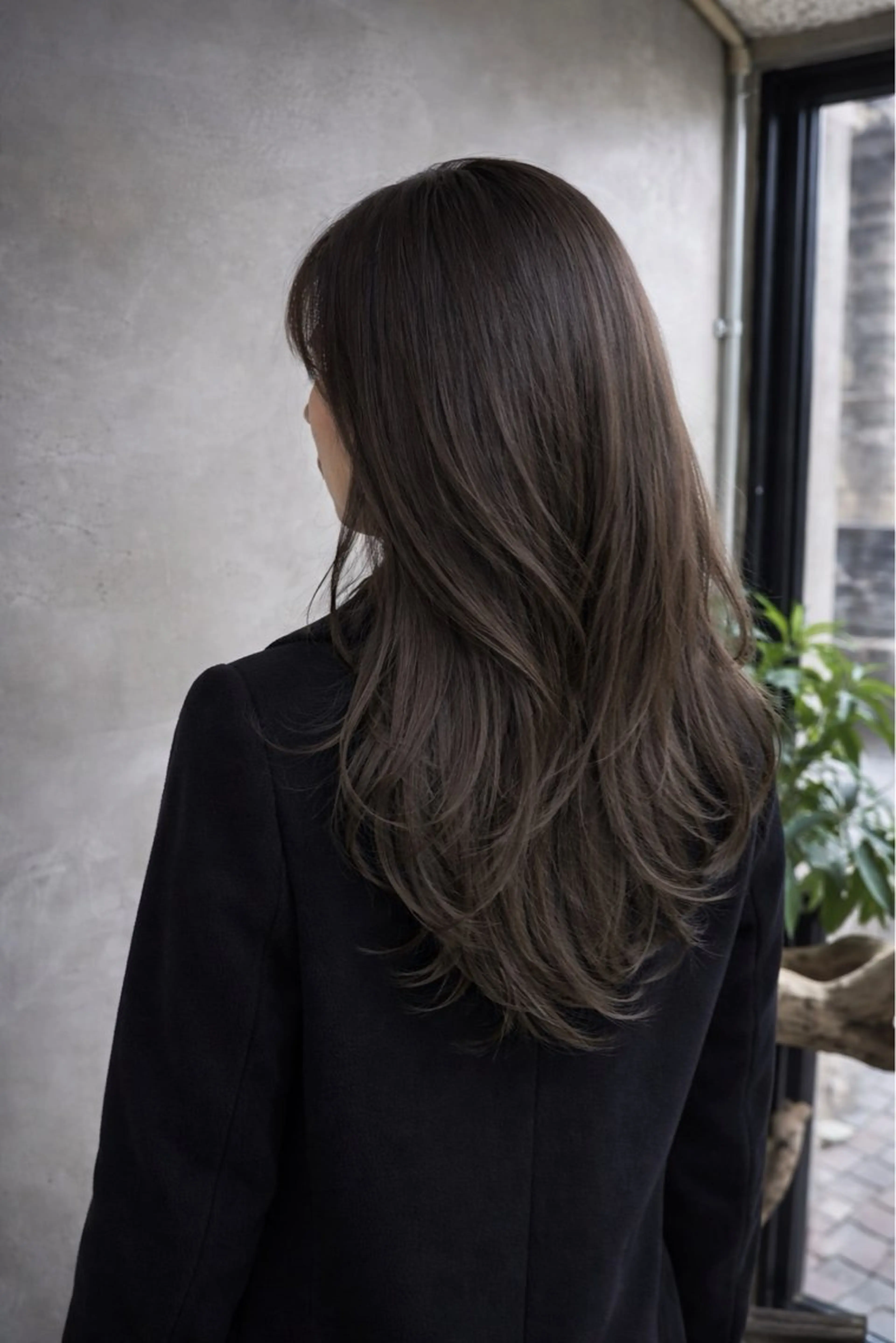 セミロング レイヤーカット カット ヘアカラー とうだだいき レイヤーカットのヘアスタイル