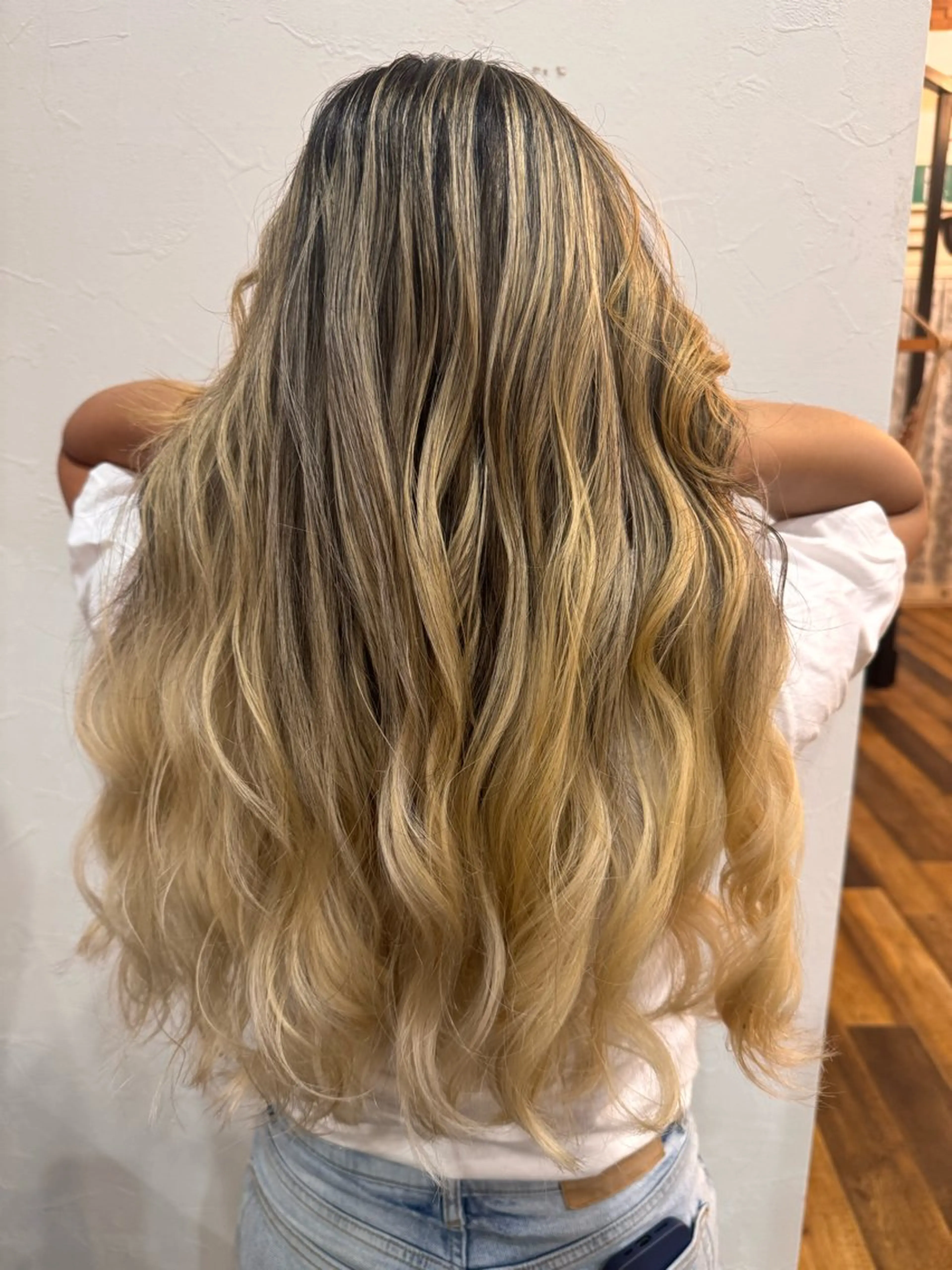ロング カラー アッシュ バレイヤージュ 透明感カラー ハイライトカラー ハイトーンカラー ヘアカラー 🌸小掛🌸 豊橋外国人風カラーのヘアスタイル