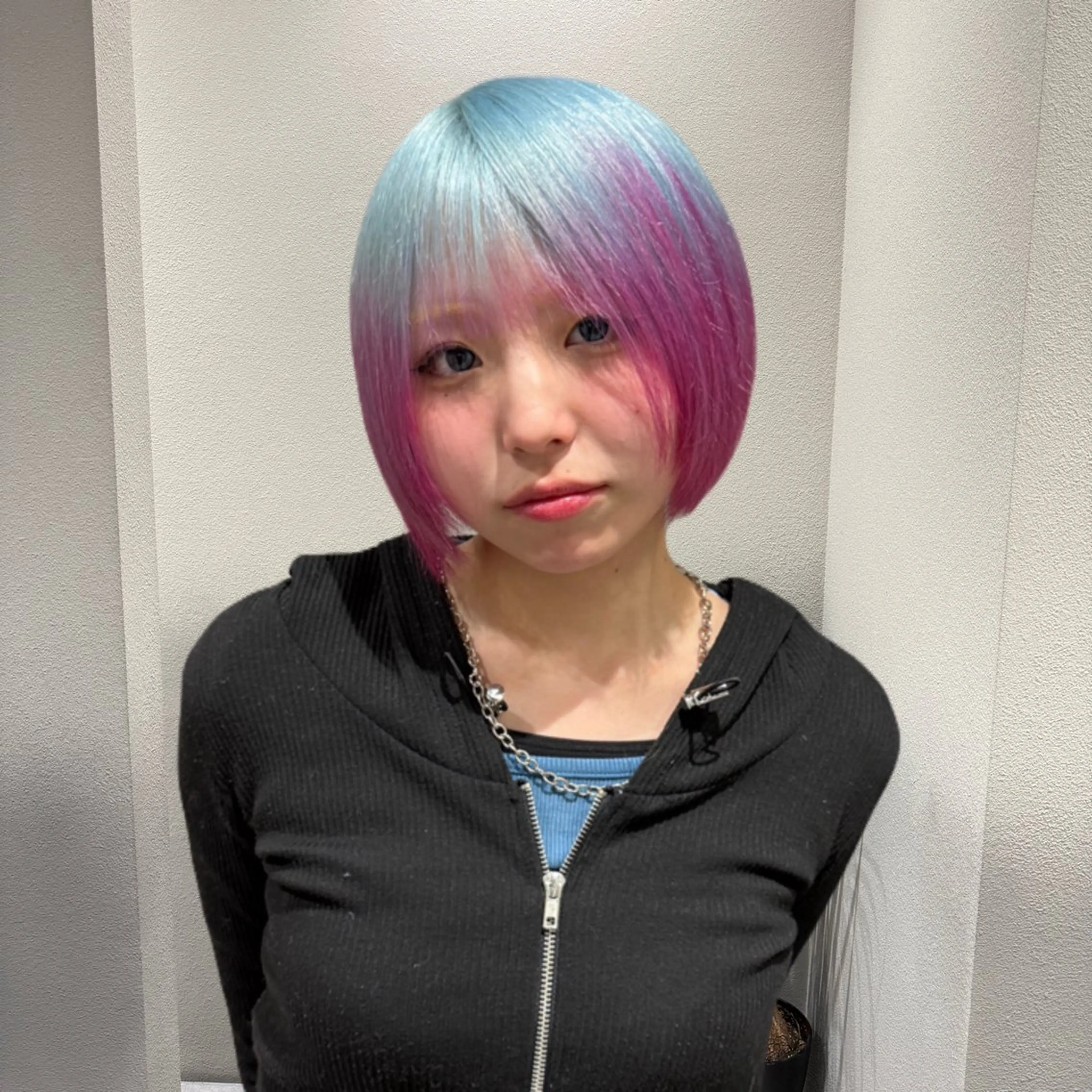 ショート カラー ブリーチ ブルーカラー ケアブリーチ デザインカラー ハイトーンカラー ヘアカラー ✨ブリーチ支持No1 複雑履歴修正/舘岡のその他イメージ