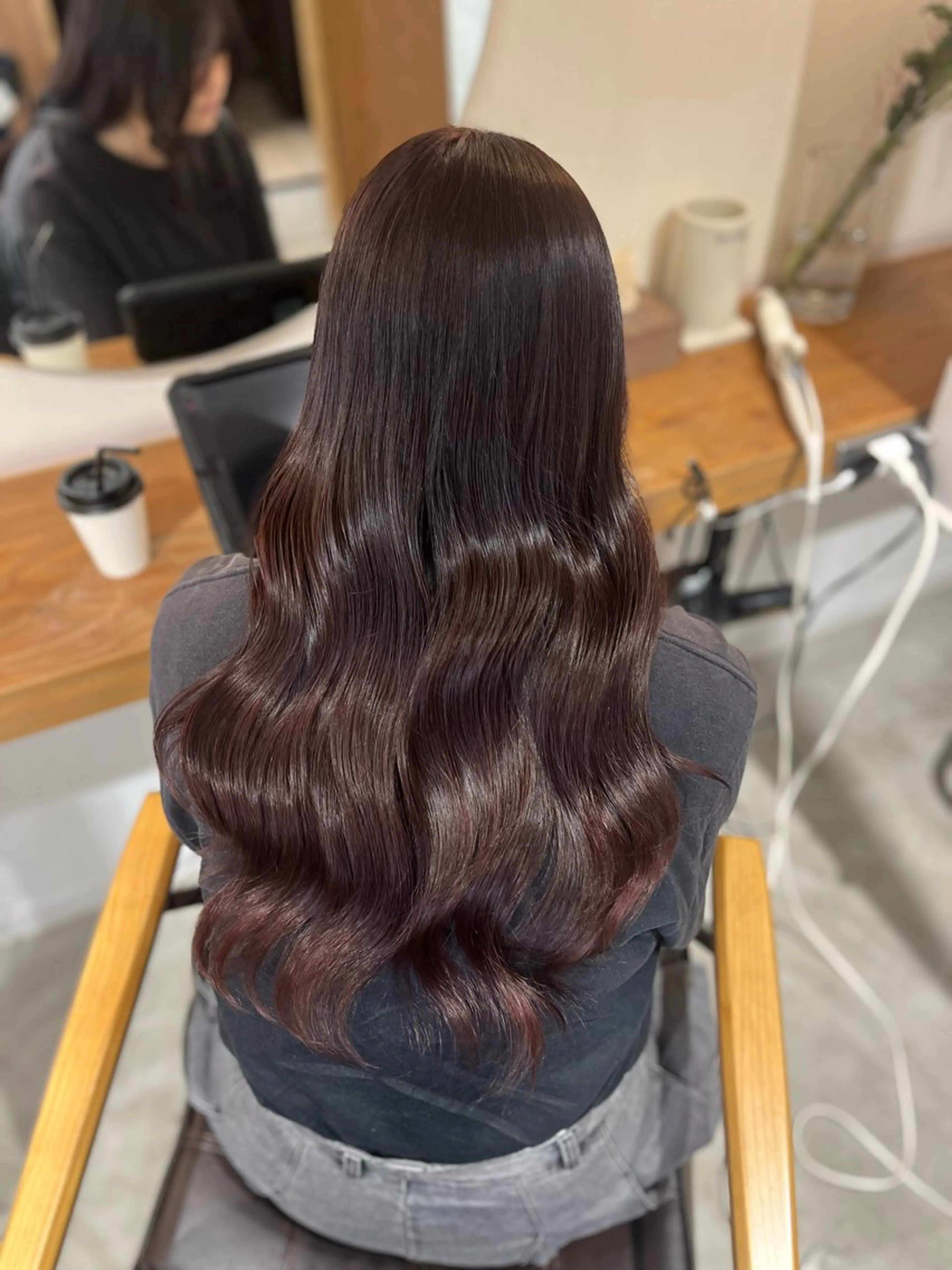 ミディアム ピンクブラウン 縮毛矯正 カット ヘアカラー 縮毛矯正 トリートメント 塩川ももこ/ 自然な縮毛矯正のヘアスタイル