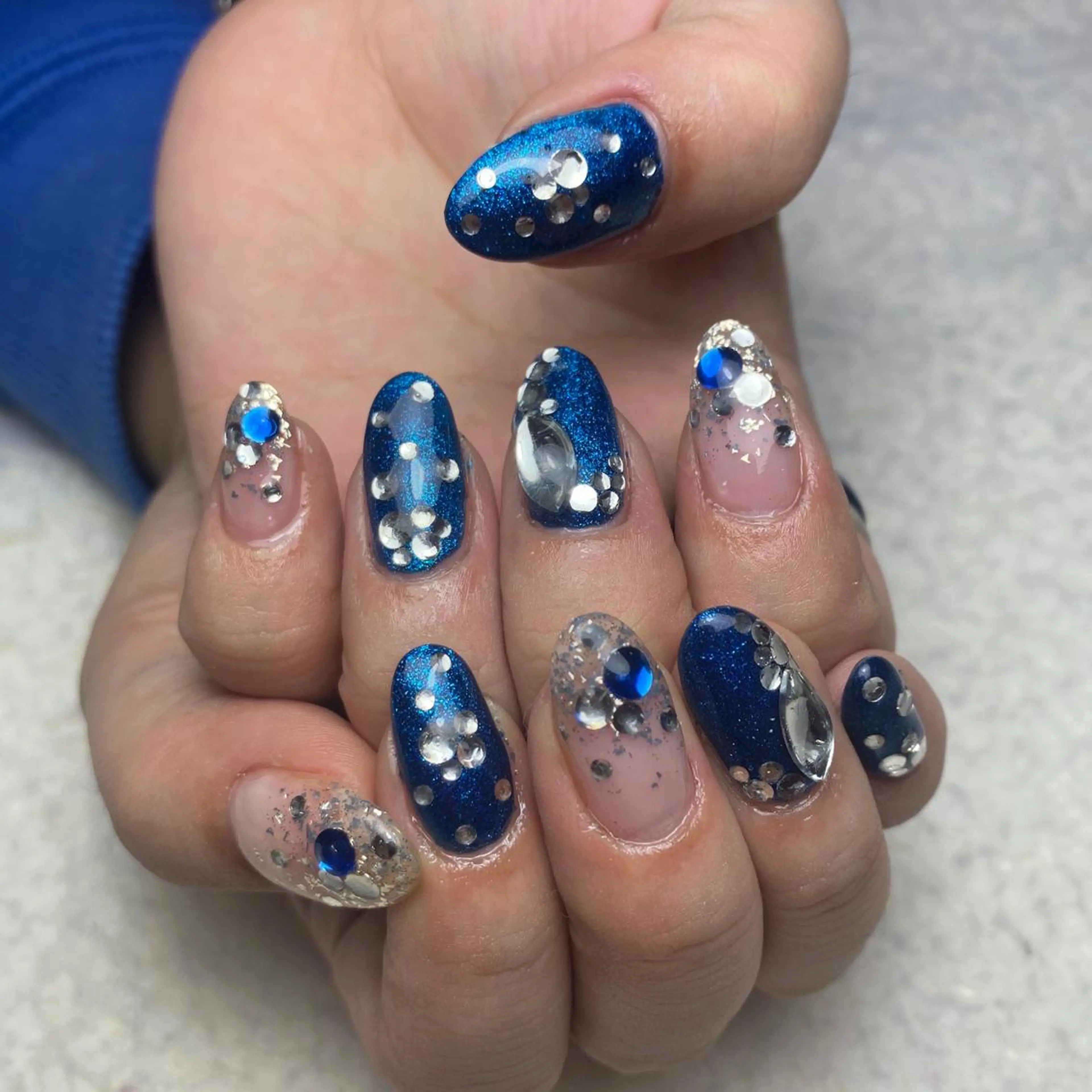 ネイル ブルー キラキラネイル ハンドネイル COCO +のエステ・リラクイメージ