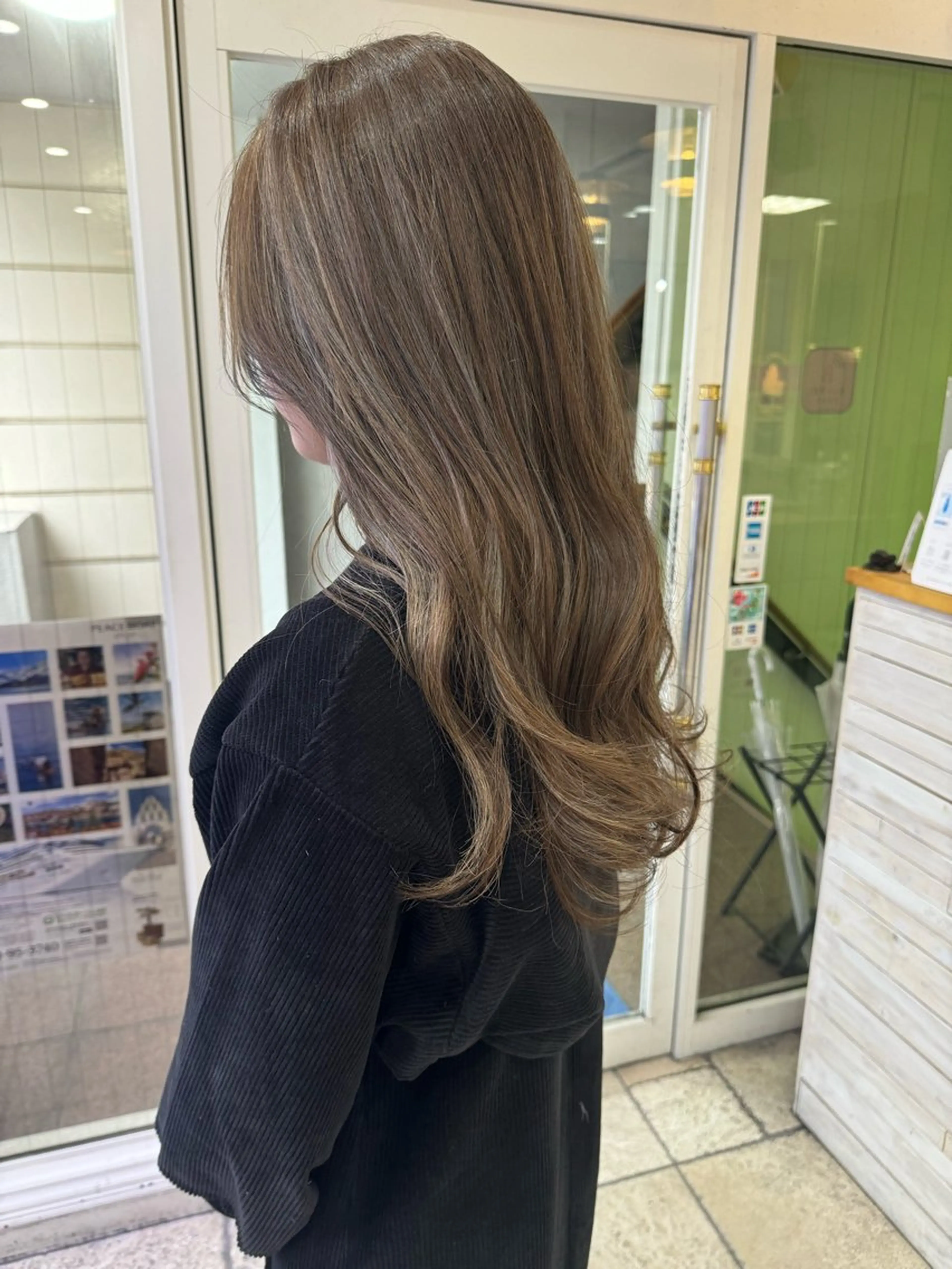 セミロング ハイライト カット ヘアカラー トリートメント ハッシュカット/ボブ /レイヤー/彩奈のヘアスタイル