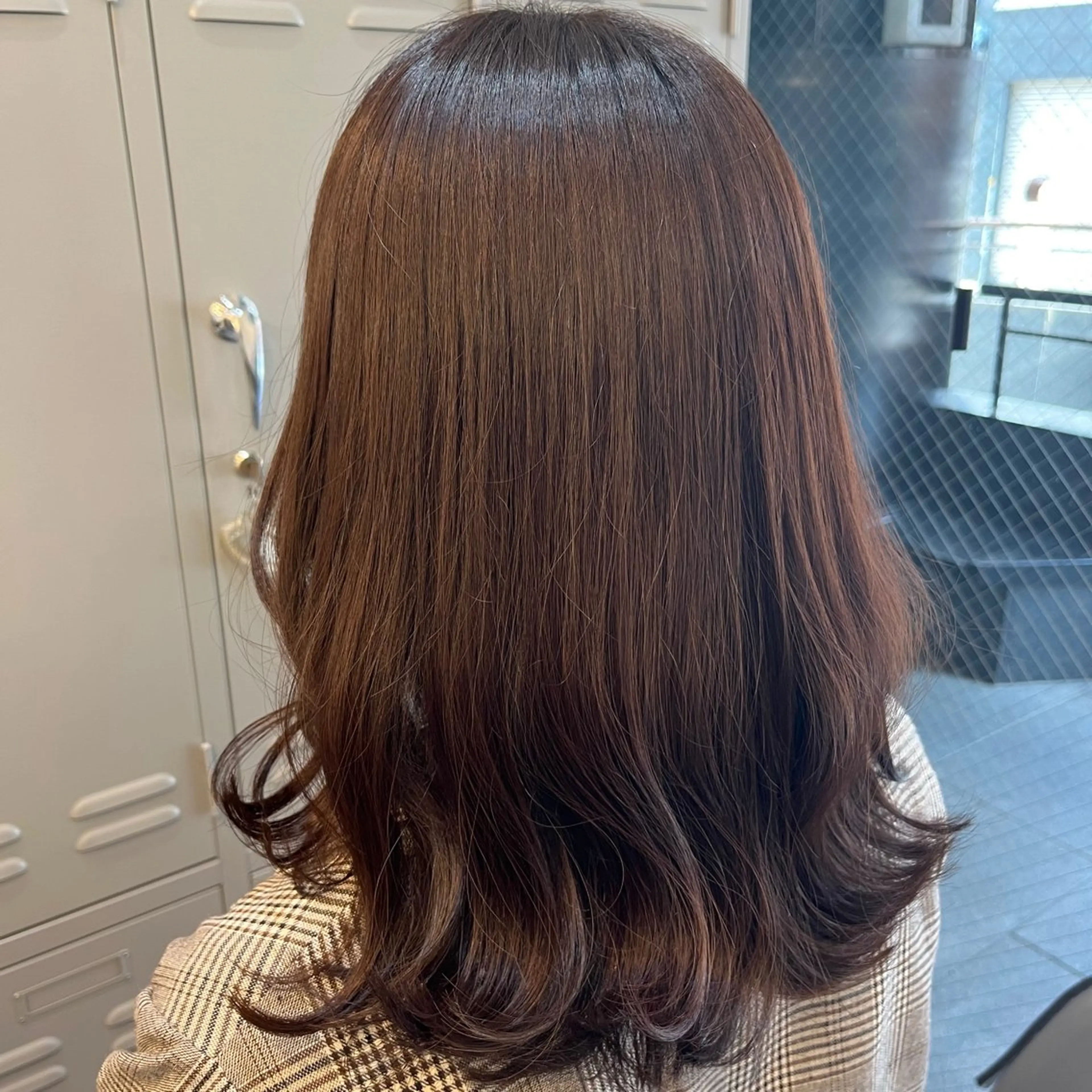 セミロング カラー ヘアカラー トリートメント 透け感ブラウンカラー /レイヤー🧸ナシコのヘアスタイル