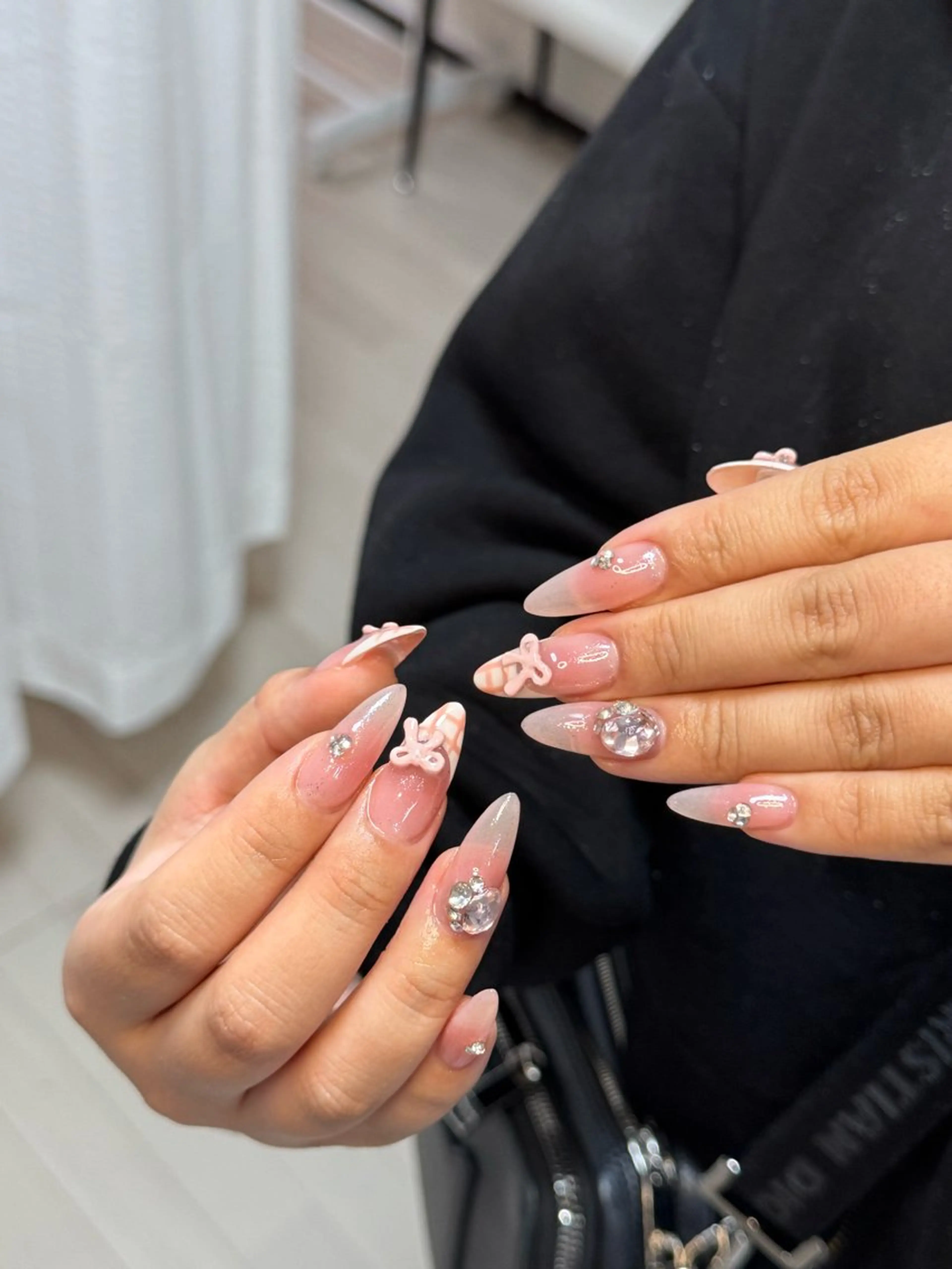 ネイル アートネイル オーロラネイル チークネイル フレンチネイル ガラスフレンチ 🎀🎀YooLi Nail Salonのネイルデザイン