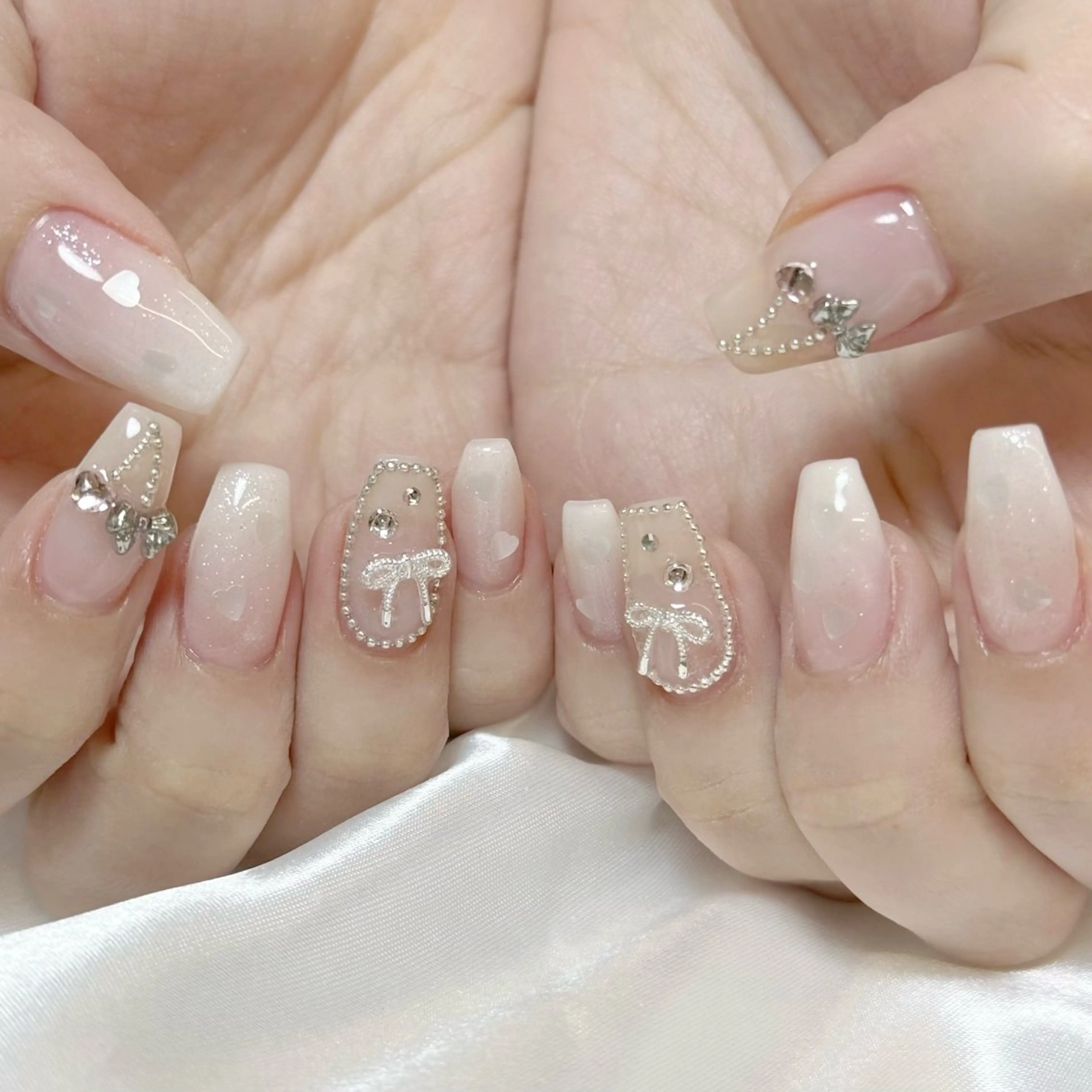 ネイル オーロラネイル ブルー フラッシュネイル フットネイル フレンチネイル 🌷yui ネイル🌷のネイルデザイン