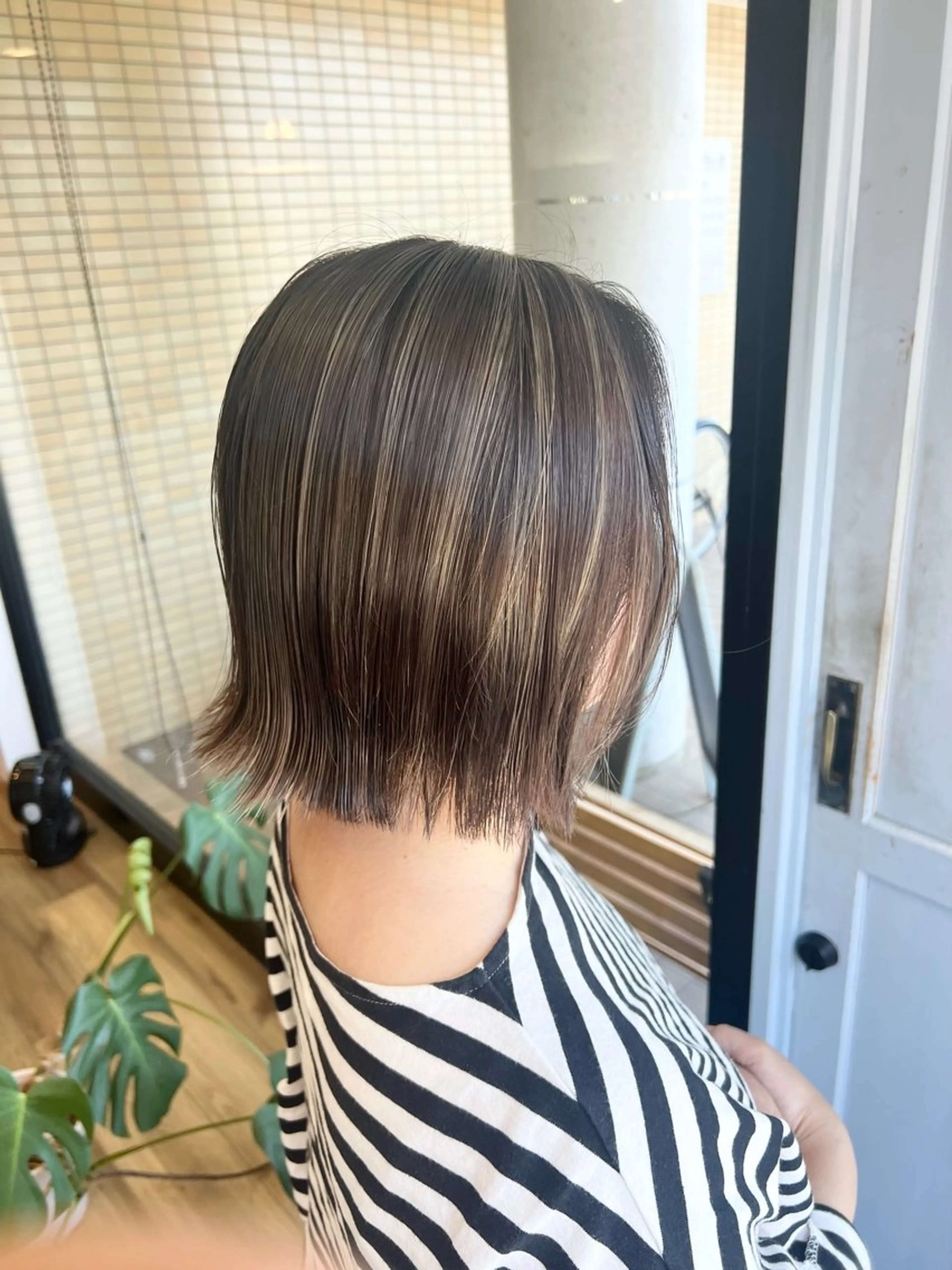 ショート ハイライト ヘアカラー トリートメント 堀 望美のヘアスタイル