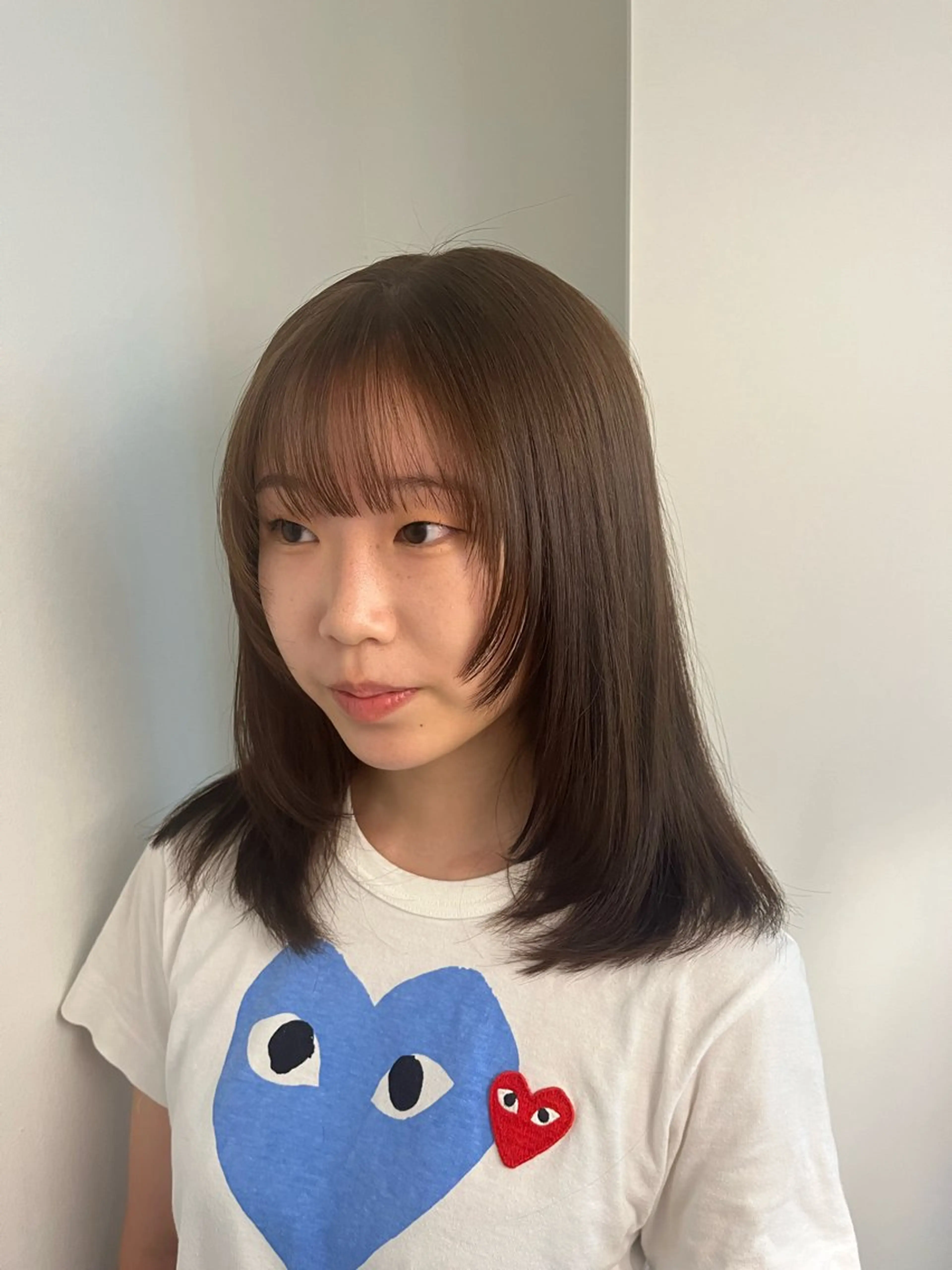 ミディアム カラー ベージュカラー ブラウンカラー 顔まわりレイヤー 顔周りカット レイヤーカット Airi 韓国y2k ボブパーマのヘアスタイル