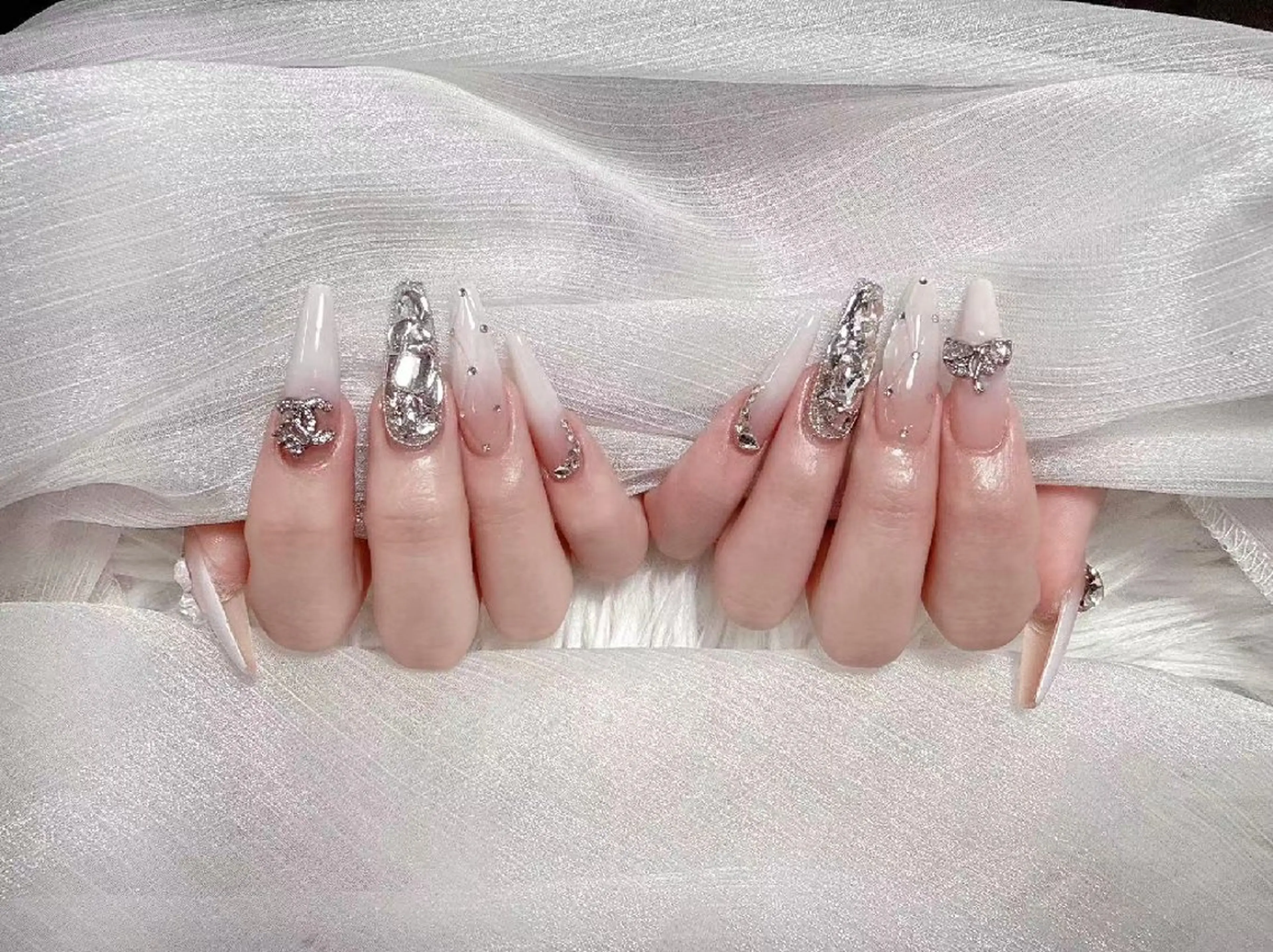 ネイル ENsalon AKIRAのネイルデザイン