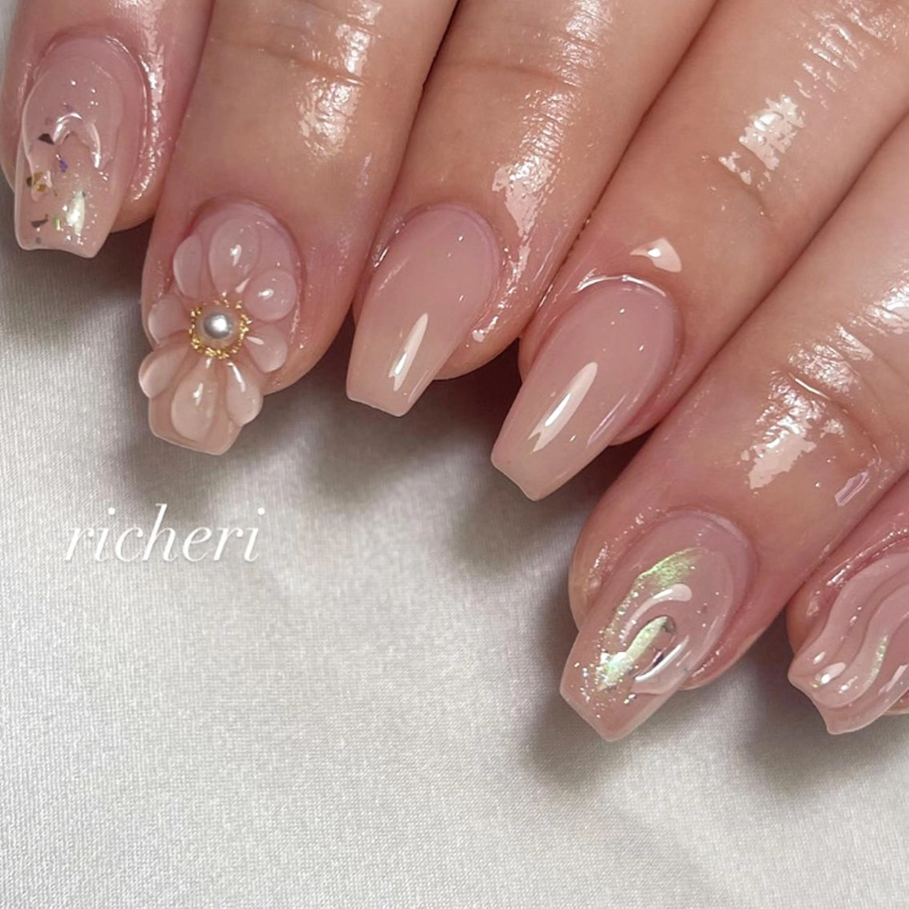 ミディアム ネイル ハンドネイル richeri beautyのエステ・リラクイメージ