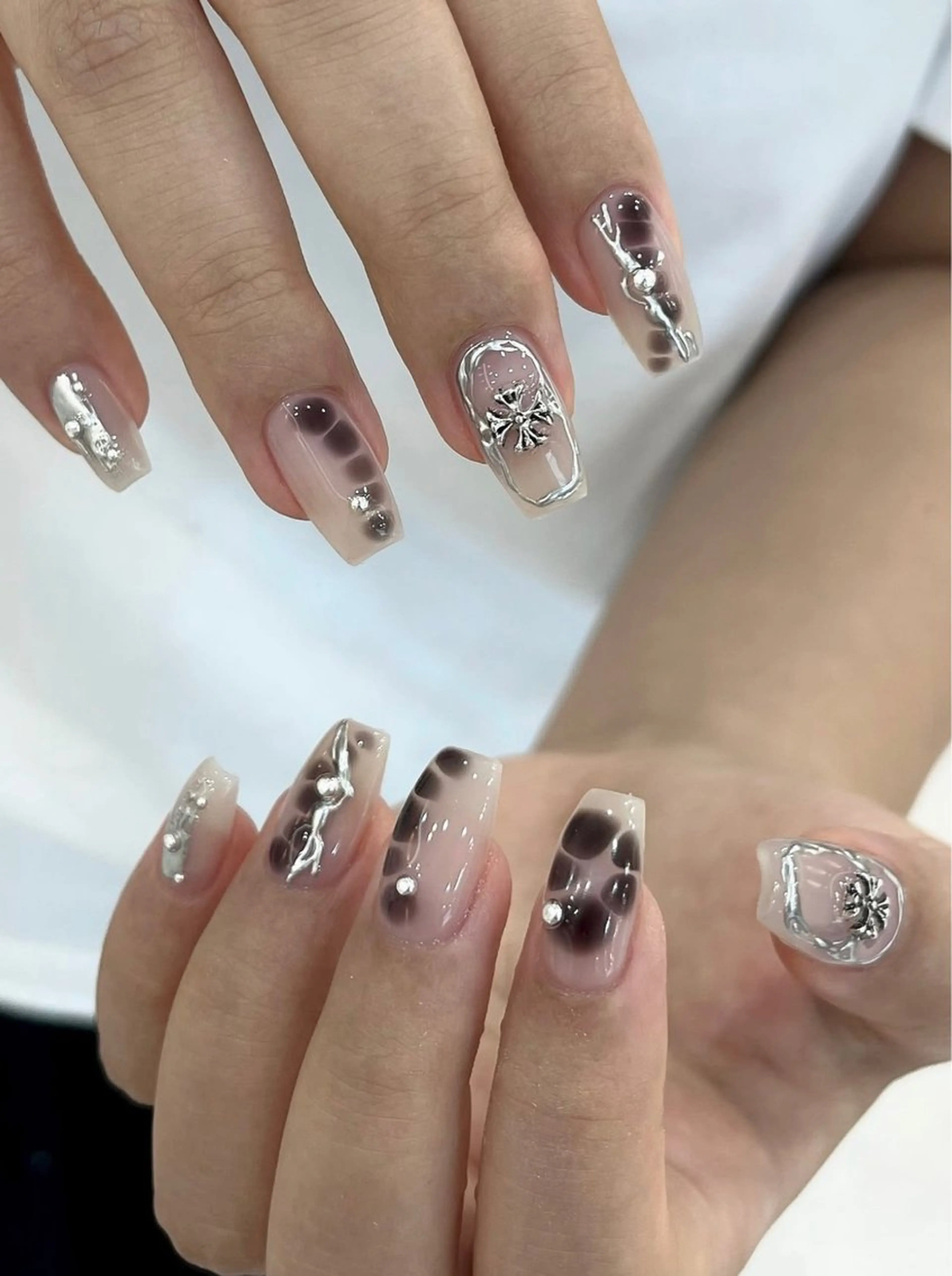 ミディアム 韓国風ヘア ハンドネイル Aila Nail HanChanのネイルデザイン