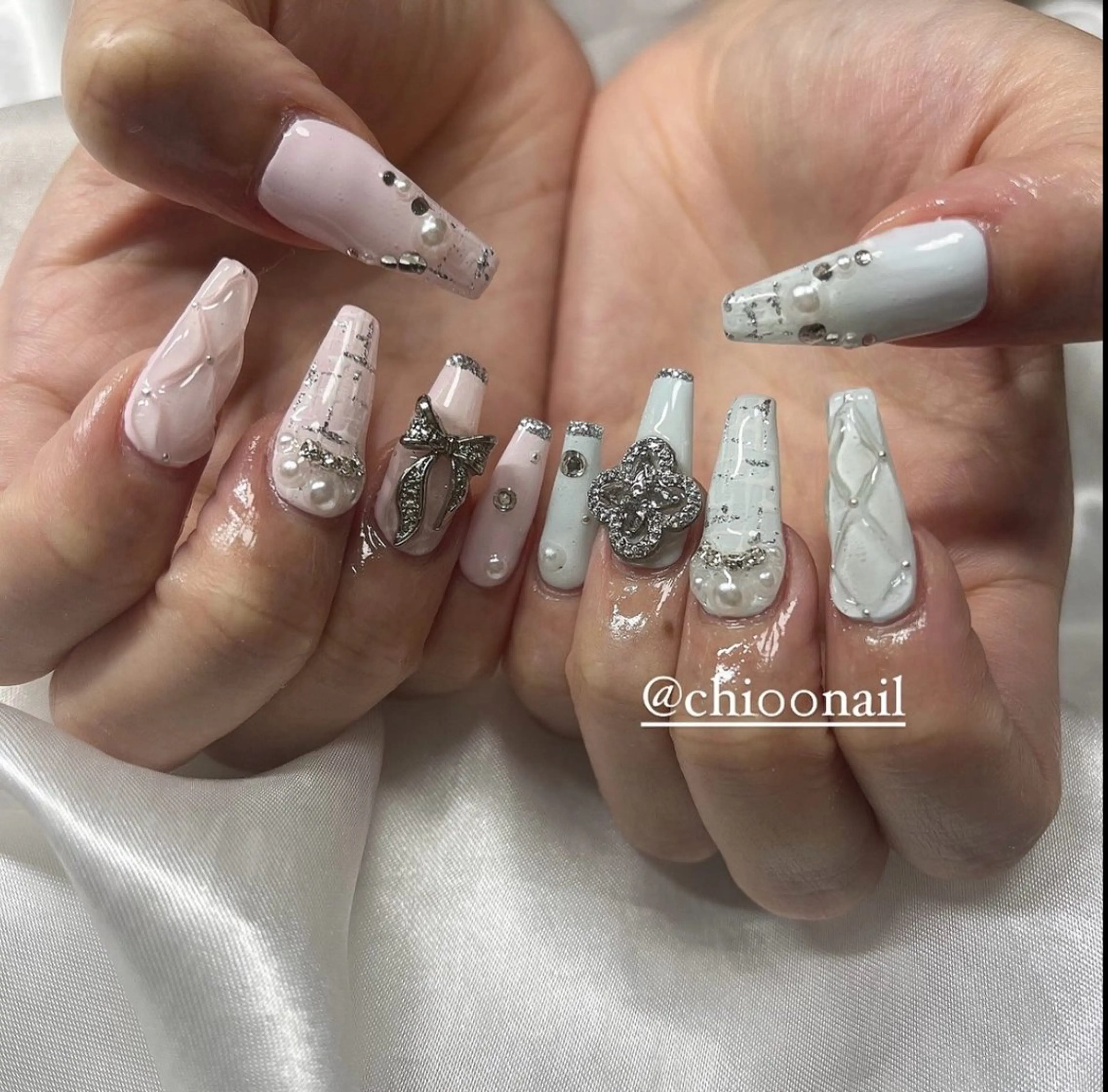 有料パーツも💛ᩚ乗せ放題ハードジェルネイル🤍𐙚の写真