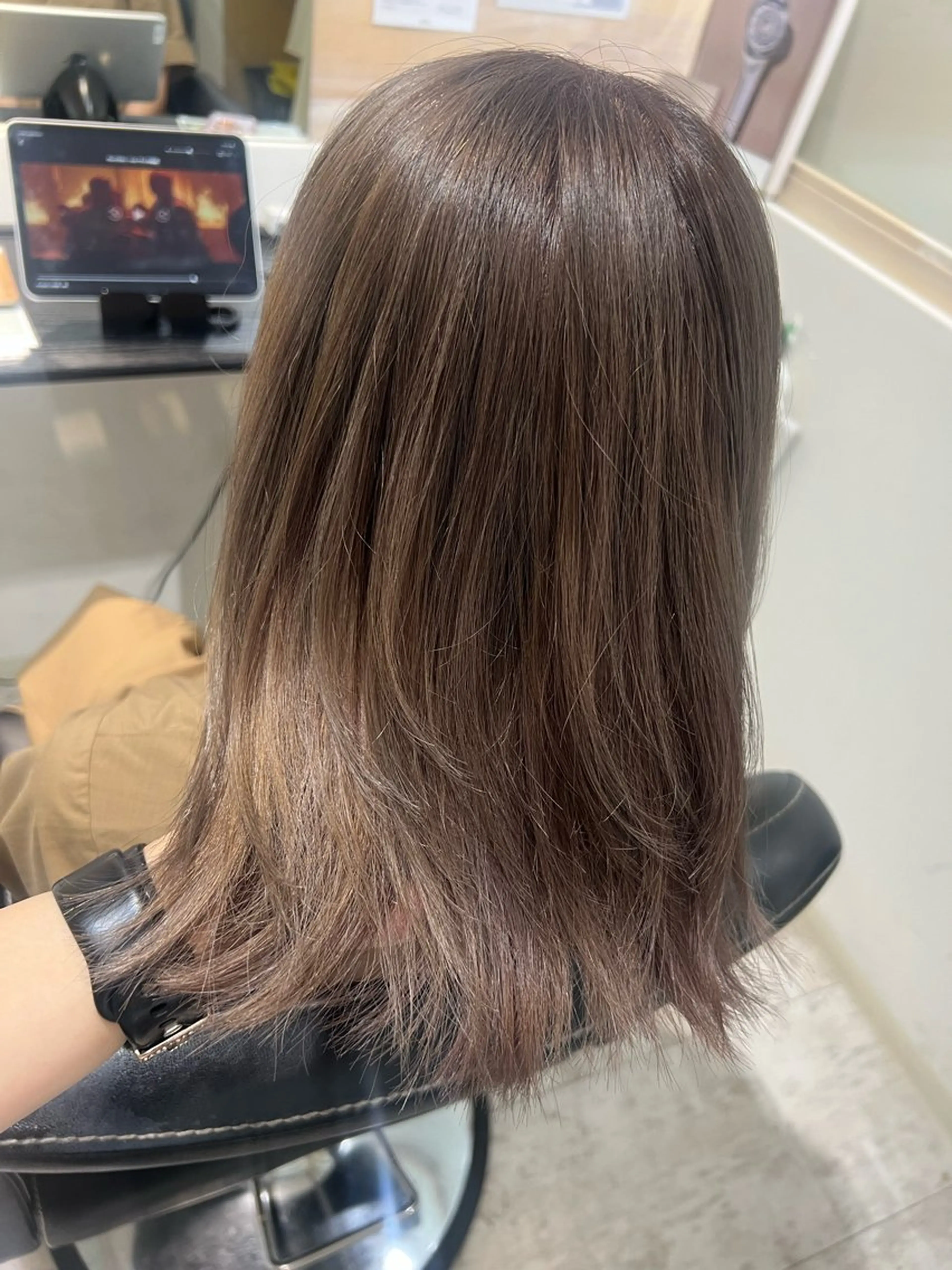 セミロング ボブ レイヤーカット 🥣🫧‪艶カラー 🦋アカマ ミユ🦋のヘアスタイル