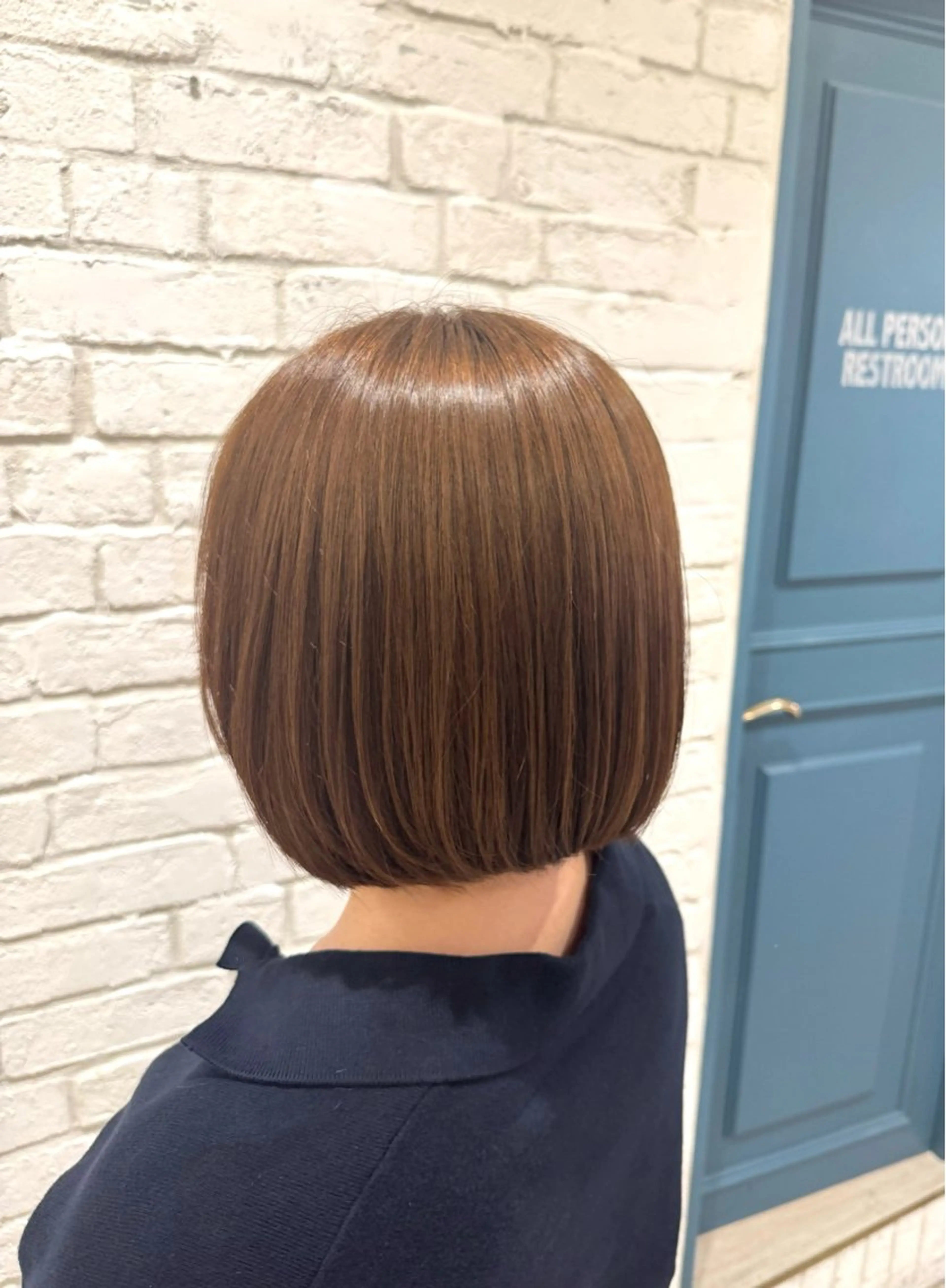 ミディアム ボブ カット ヘアカラー 縮毛矯正 トリートメント 堀江美容室 千晶のヘアスタイル