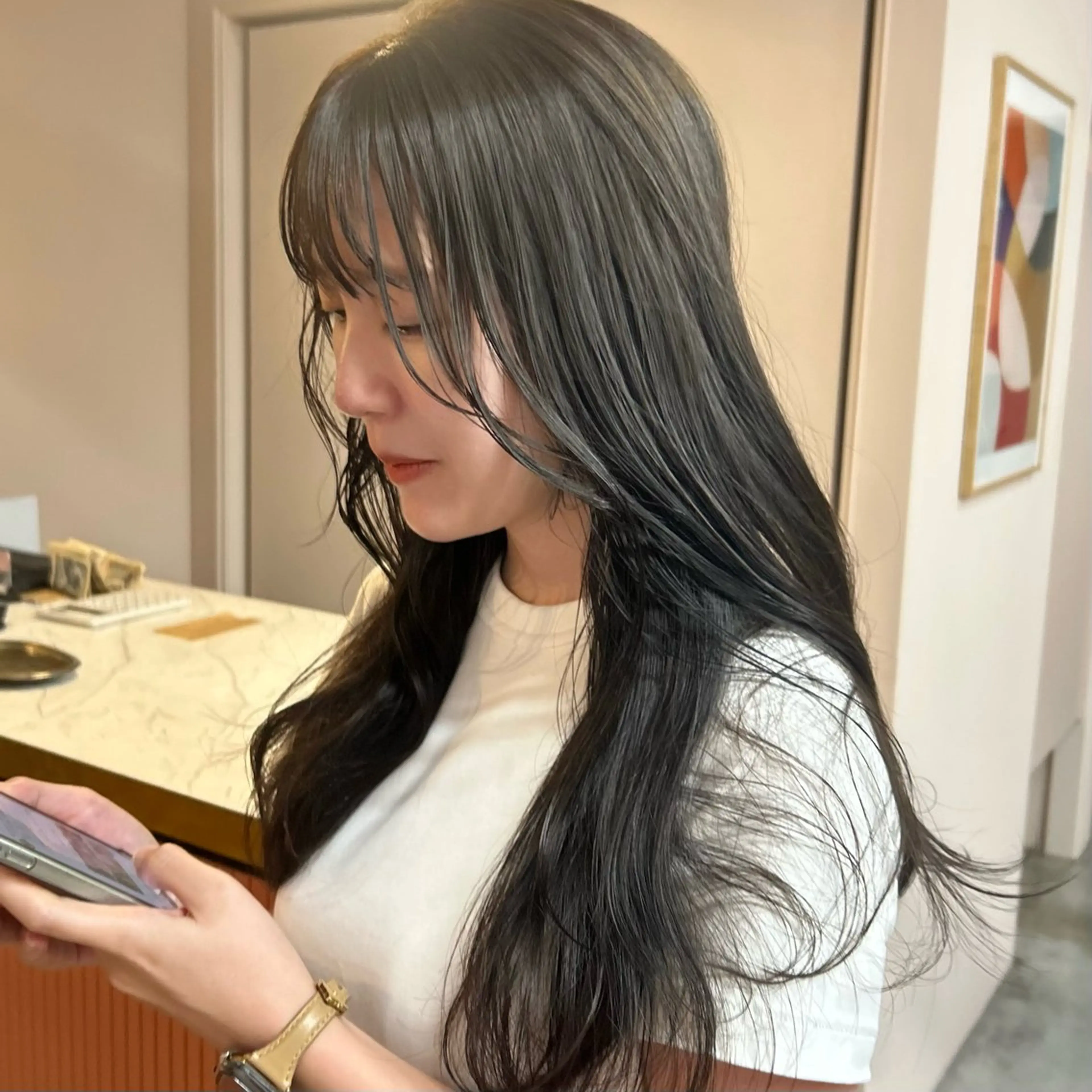 ロング カラー MUKU リカのヘアスタイル