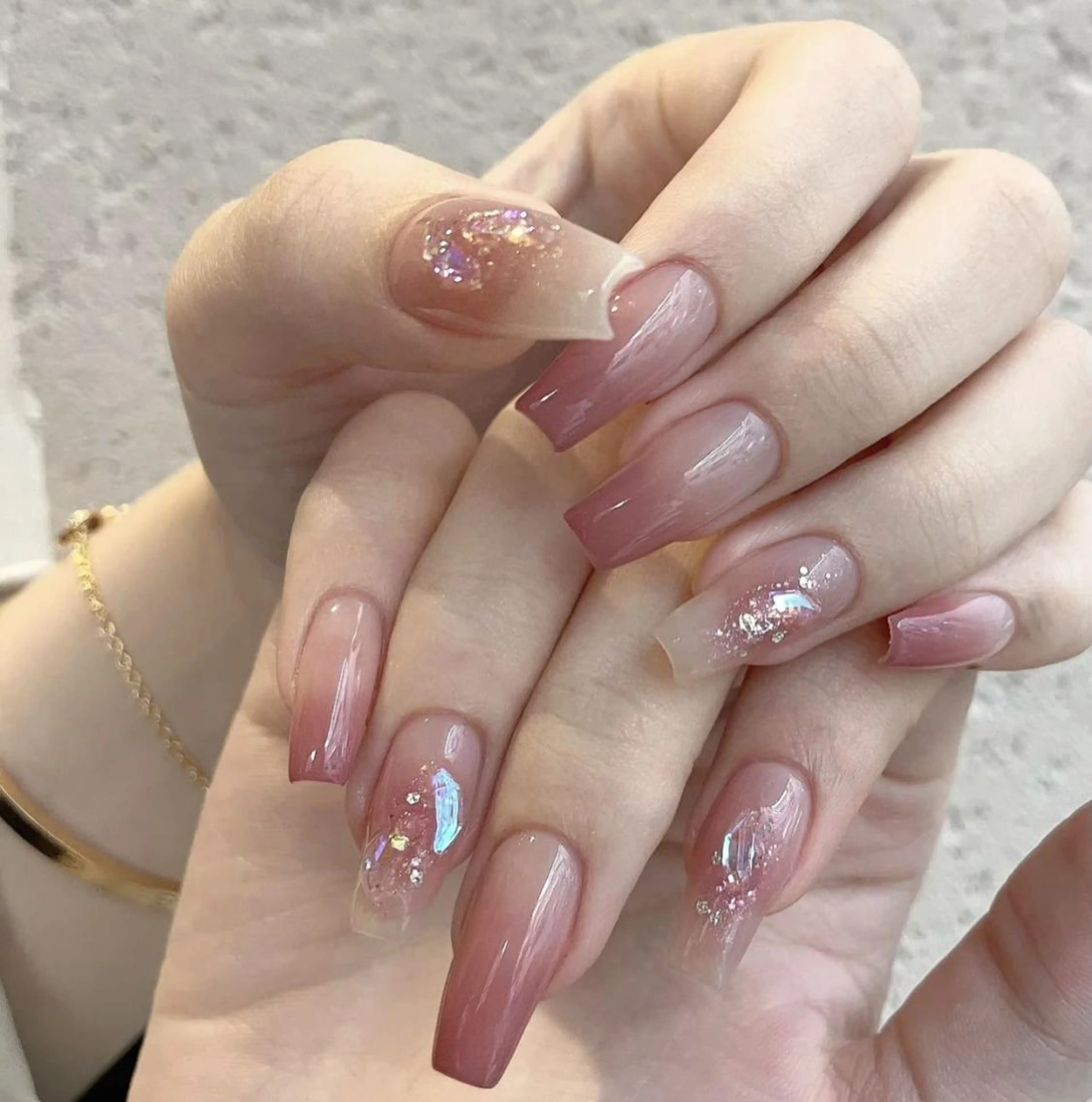 ネイル アートネイル 長さ出し ネイルチップ Queens PUPUのネイルデザイン