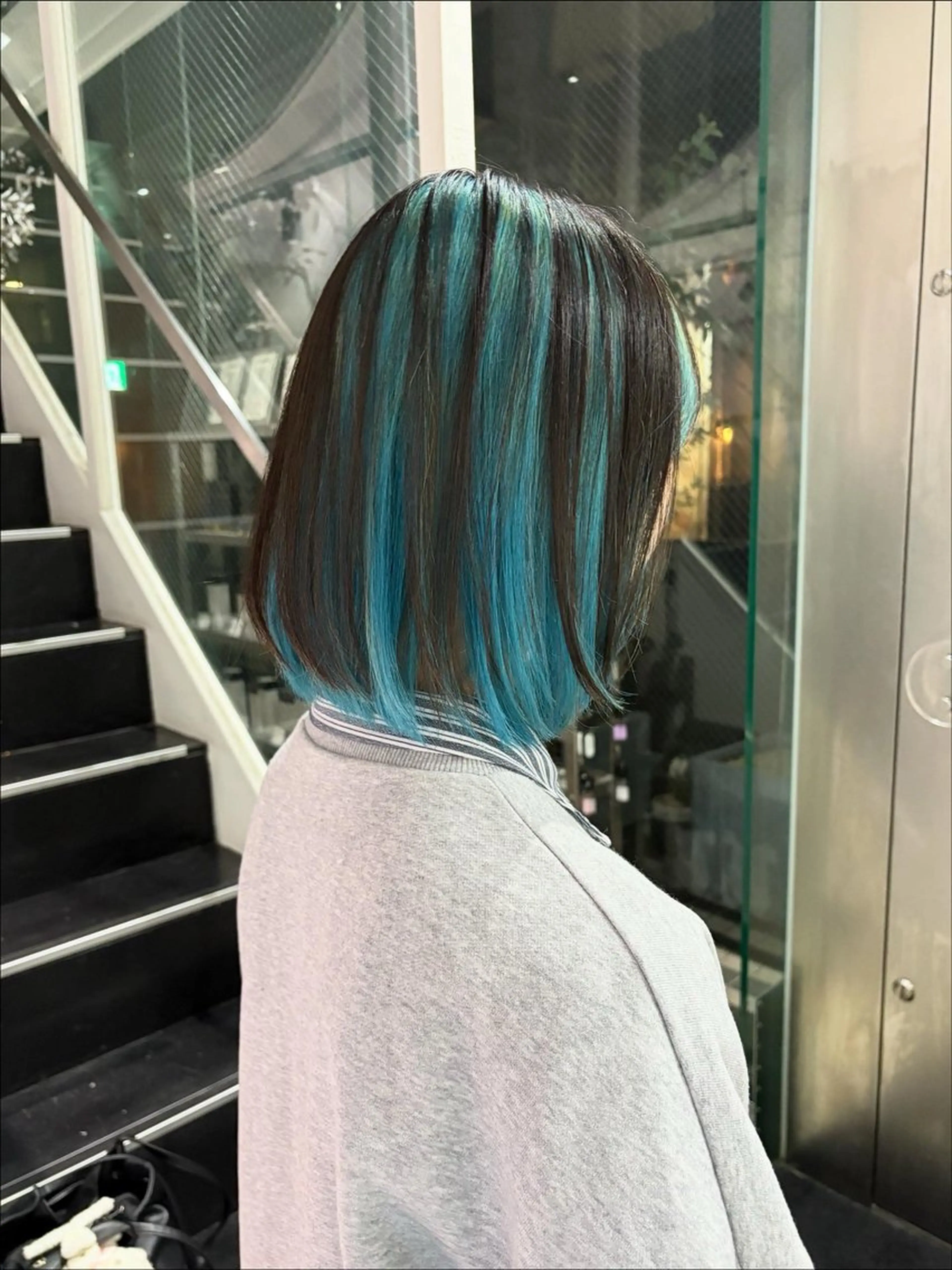 ミディアム カラー ブリーチ ブルーカラー ボブ カット ヘアカラー トリートメント インナーカラー/天神 ブリーチ/吉田のヘアスタイル