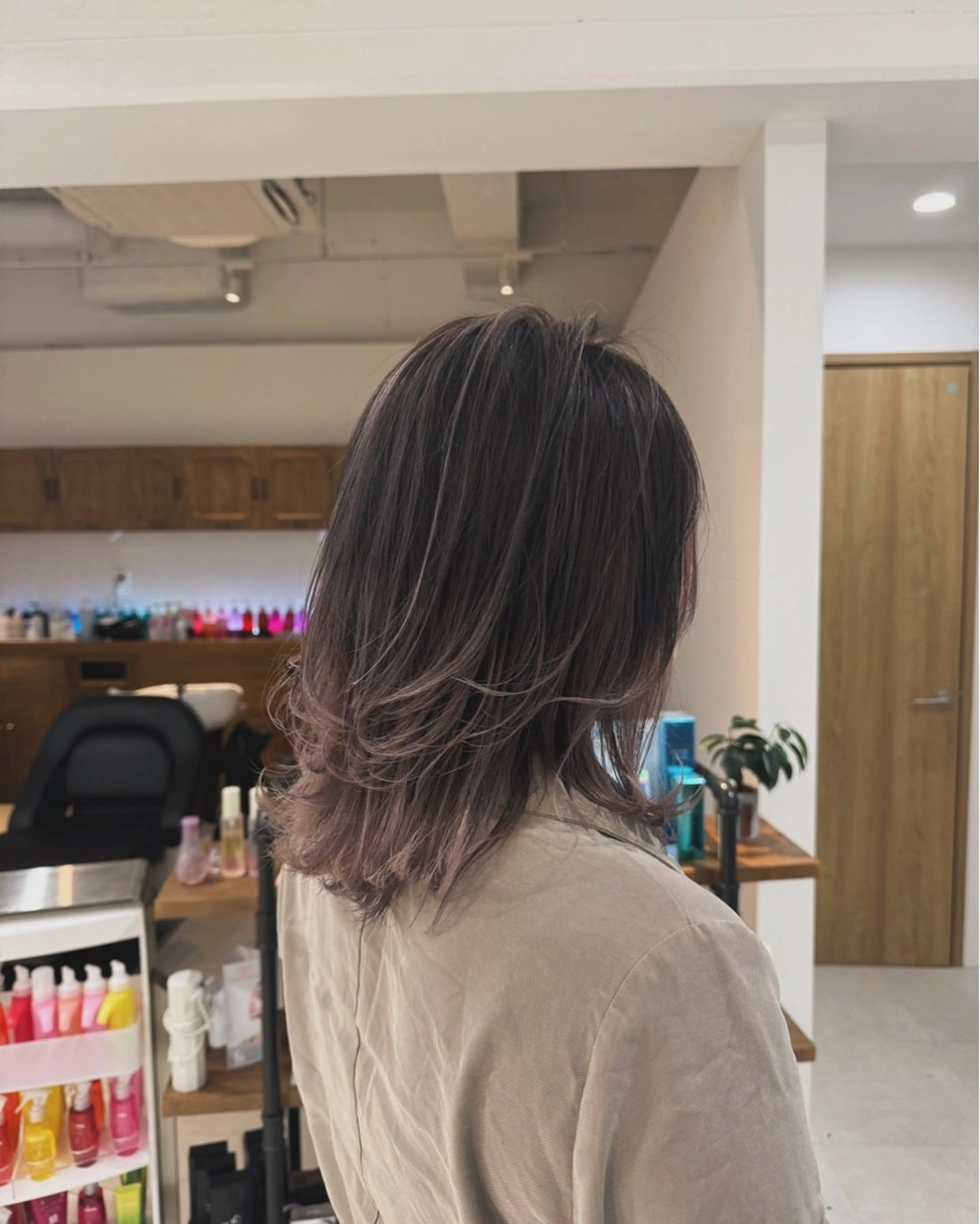 カラー バレイヤージュ ブリーチ 青木 海斗のヘアスタイル