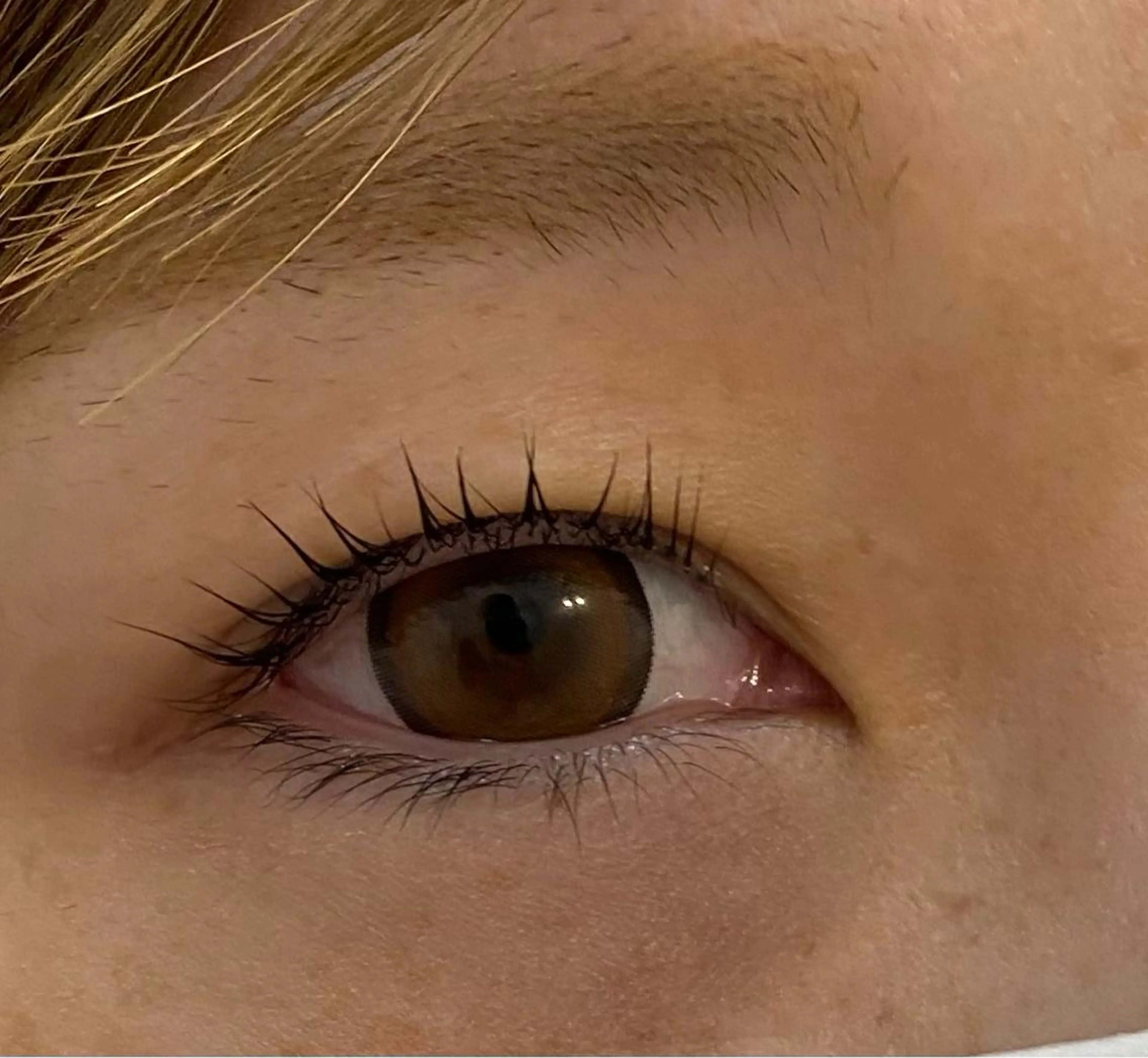 メンズ マツエク・マツパ irieアイリー 鈴木紀美の眉毛・アイブロウイメージ