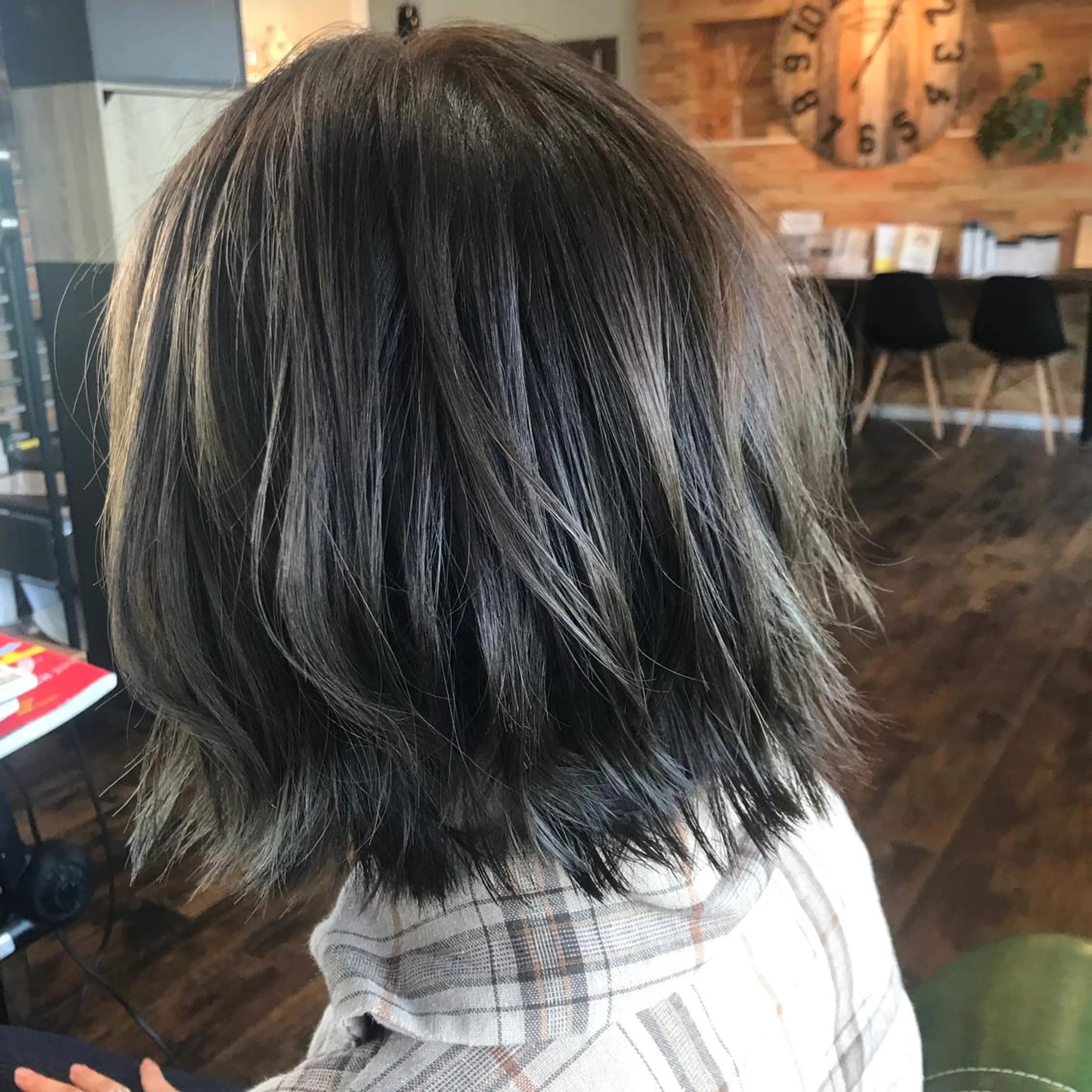 ショート カラー アッシュ オリーブアッシュ 北川 真衣のヘアスタイル